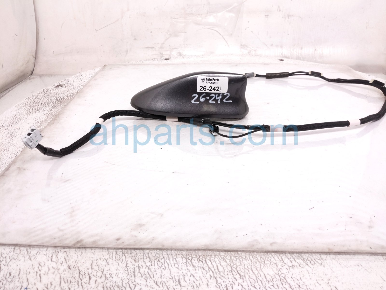 2018 Honda Accord Roof Antenna Gray 39150 TVA A61ZG Replacement 2018 Honda Accord Roof Antenna Gray 39150 TVA A61ZG Replacement thumbnail