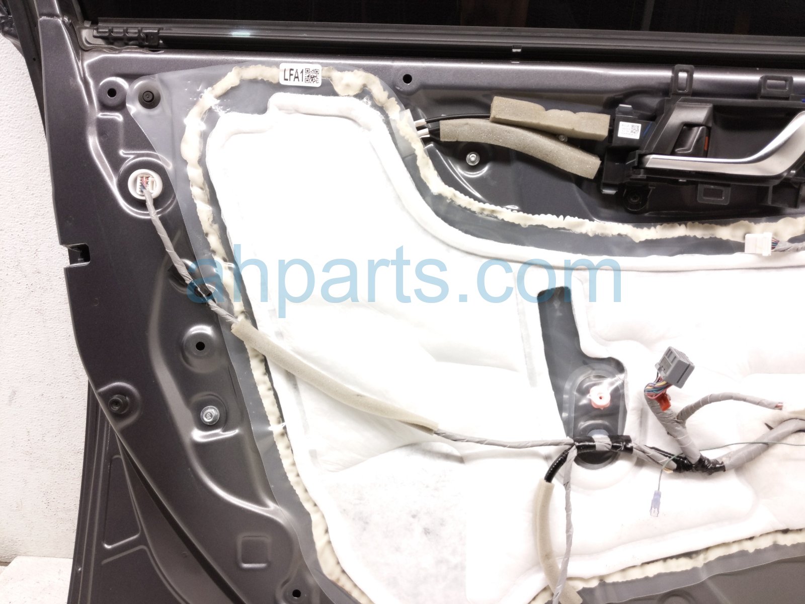2018 Honda Accord Front Driver Door Grey No Mirror/trim 67050 TVA 315ZZ Replacement 2018 Honda Accord Front Driver Door Grey No Mirror/trim 67050 TVA 315ZZ Replacement thumbnail