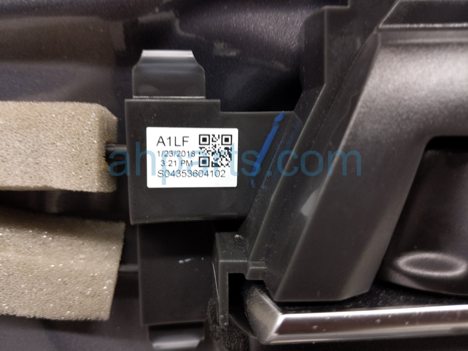 2018 Honda Accord Front Driver Door Grey No Mirror/trim 67050 TVA 315ZZ Replacement 2018 Honda Accord Front Driver Door Grey No Mirror/trim 67050 TVA 315ZZ Replacement thumbnail