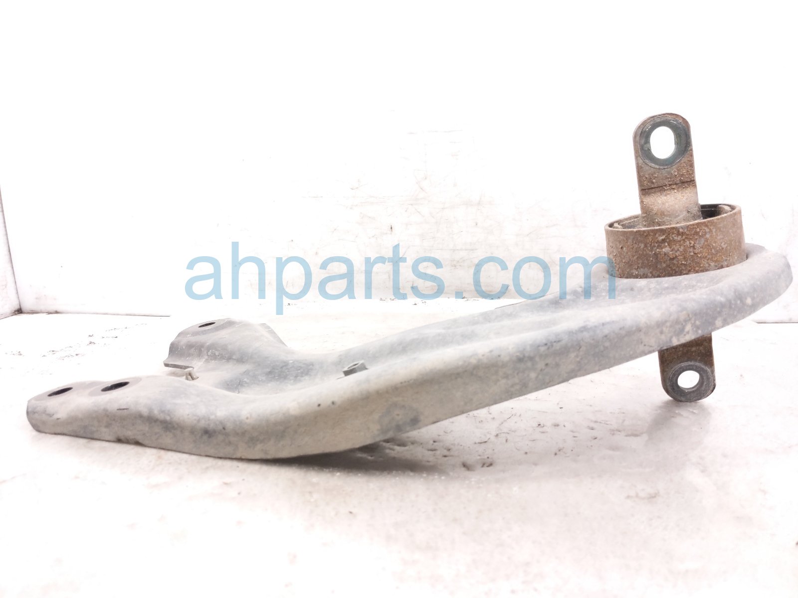 2023 Honda HR V Rear Passenger Trailing Lower Control Arm 52360 3W0 A00 Replacement 2023 Honda HR V Rear Passenger Trailing Lower Control Arm 52360 3W0 A00 Replacement thumbnail