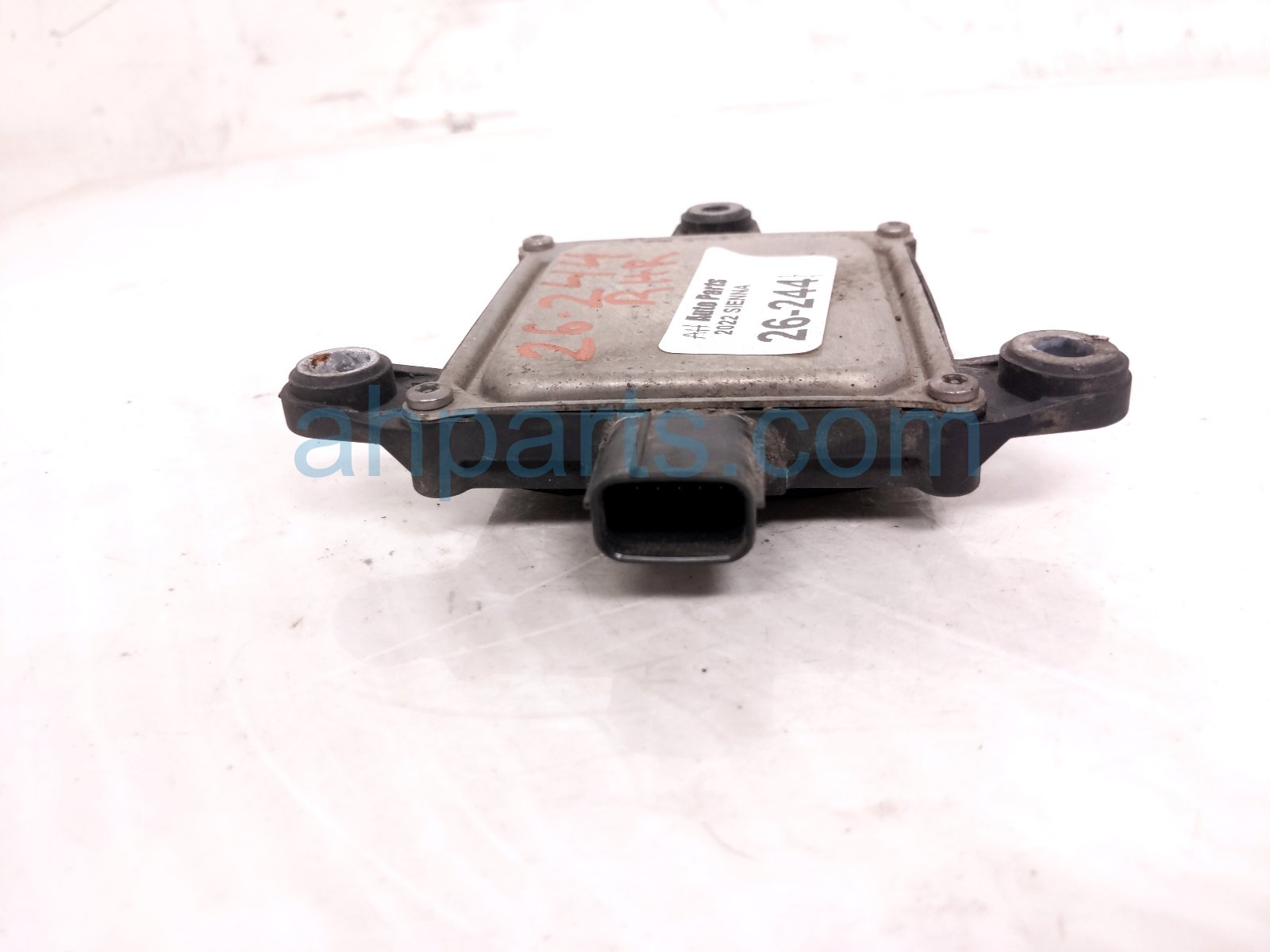 2022 Toyota Sienna Rear Passenger Blind Spot Radar Unit 88162 08060 Replacement 2022 Toyota Sienna Rear Passenger Blind Spot Radar Unit 88162 08060 Replacement thumbnail