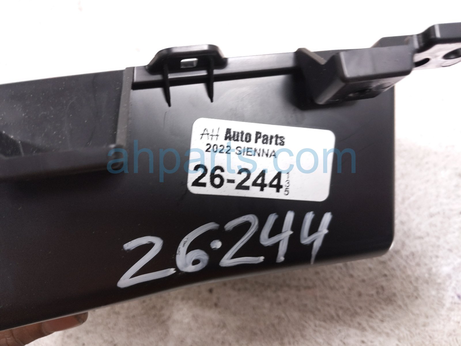2022 Toyota Sienna Center Console Cup Holder Assy Brn 55620 08060 E0 Replacement 2022 Toyota Sienna Center Console Cup Holder Assy Brn 55620 08060 E0 Replacement thumbnail