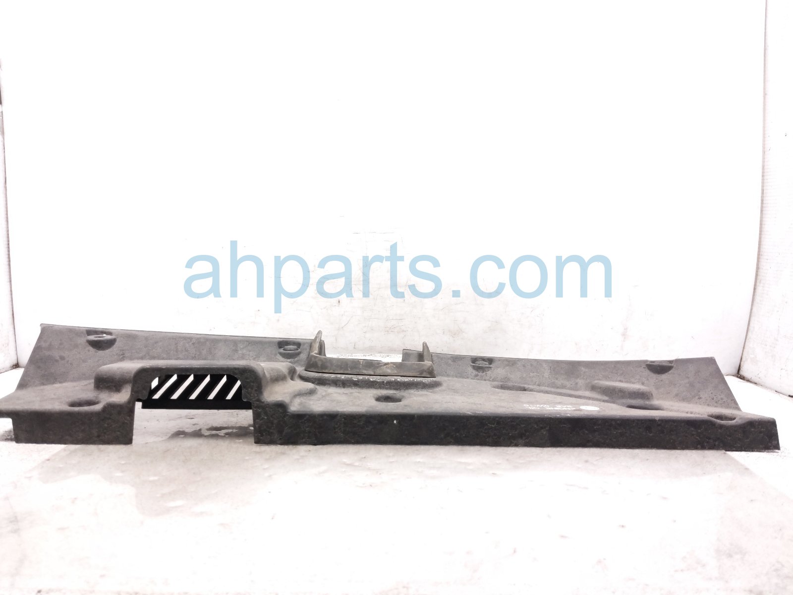 2022 Toyota Sienna Grille Radiator Support Upper Sight Shield 53295 08020 Replacement 2022 Toyota Sienna Grille Radiator Support Upper Sight Shield 53295 08020 Replacement thumbnail