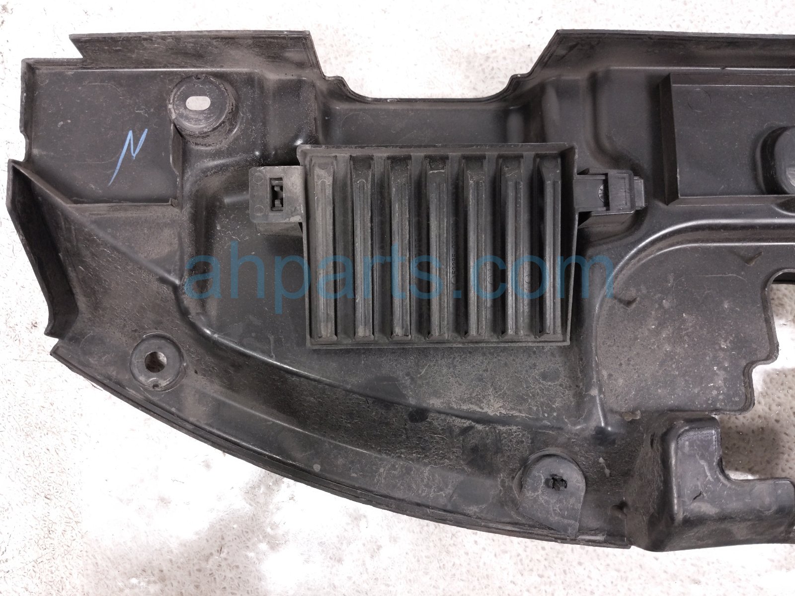 2022 Toyota Sienna Grille Radiator Support Upper Sight Shield 53295 08020 Replacement 2022 Toyota Sienna Grille Radiator Support Upper Sight Shield 53295 08020 Replacement thumbnail