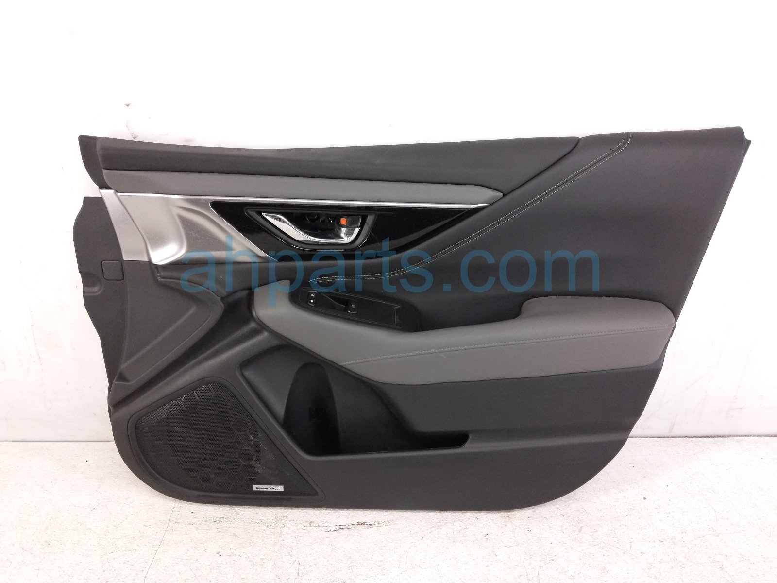 Subaru FR/RH INTERIOR DOOR PANEL - GREY Subaru FR/RH INTERIOR DOOR PANEL - GREY