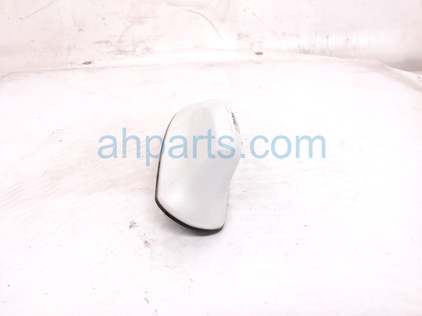 2022 Toyota Sienna Antenna Roof Mtd Shark Fin White 86760 04010 Replacement 2022 Toyota Sienna Antenna Roof Mtd Shark Fin White 86760 04010 Replacement thumbnail