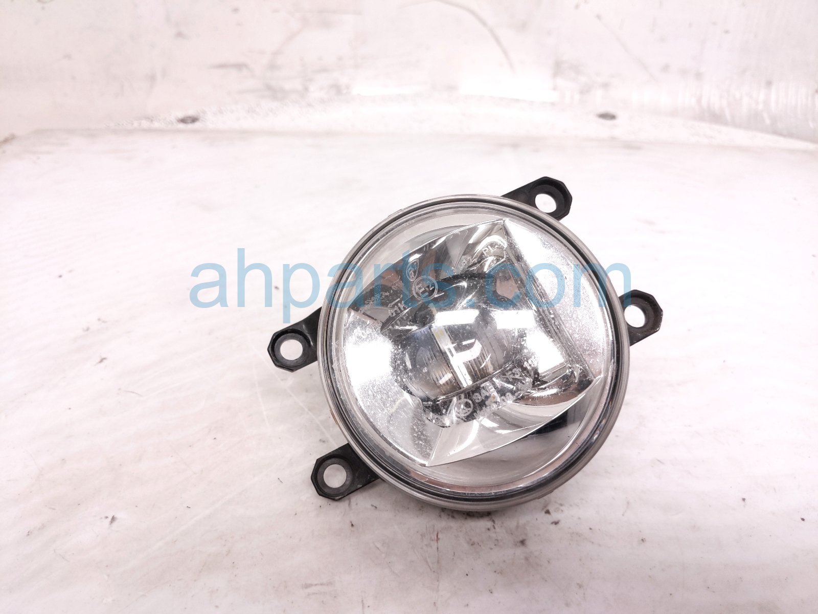 2022 Toyota Sienna Passenger Fog Lamp / Light 81210 08040 Replacement 2022 Toyota Sienna Passenger Fog Lamp / Light 81210 08040 Replacement thumbnail