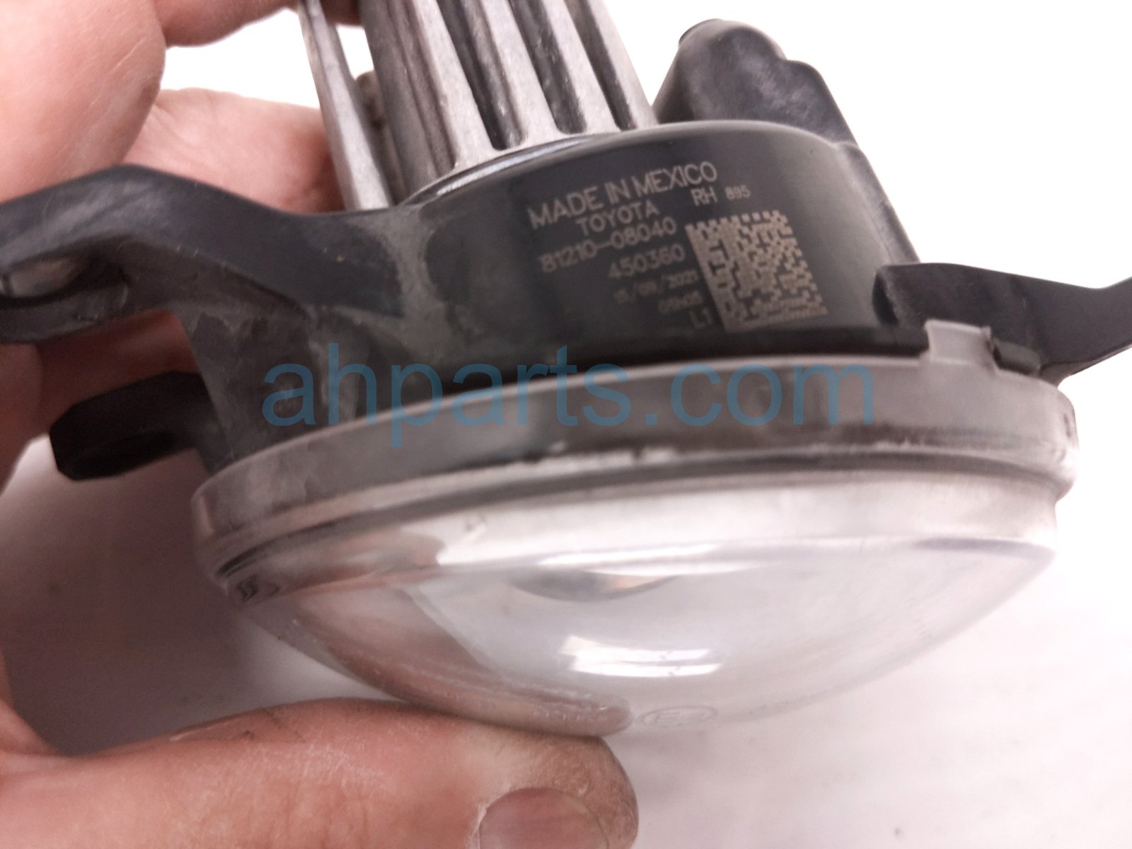 2022 Toyota Sienna Passenger Fog Lamp / Light 81210 08040 Replacement 2022 Toyota Sienna Passenger Fog Lamp / Light 81210 08040 Replacement thumbnail