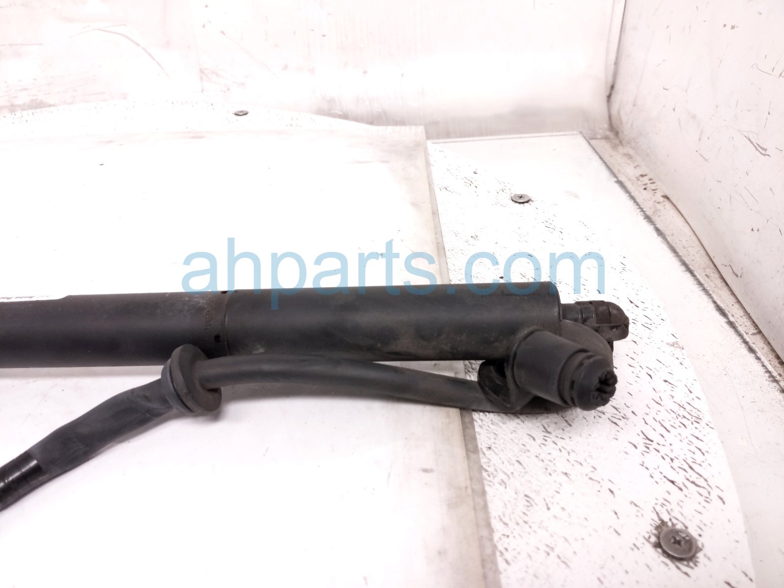 2022 Toyota Sienna Rear Tail Window Regulator Passenger Power Liftgate Strut Actuator 68950 08050 Replacement 2022 Toyota Sienna Rear Tail Window Regulator Passenger Power Liftgate Strut Actuator 68950 08050 Replacement thumbnail