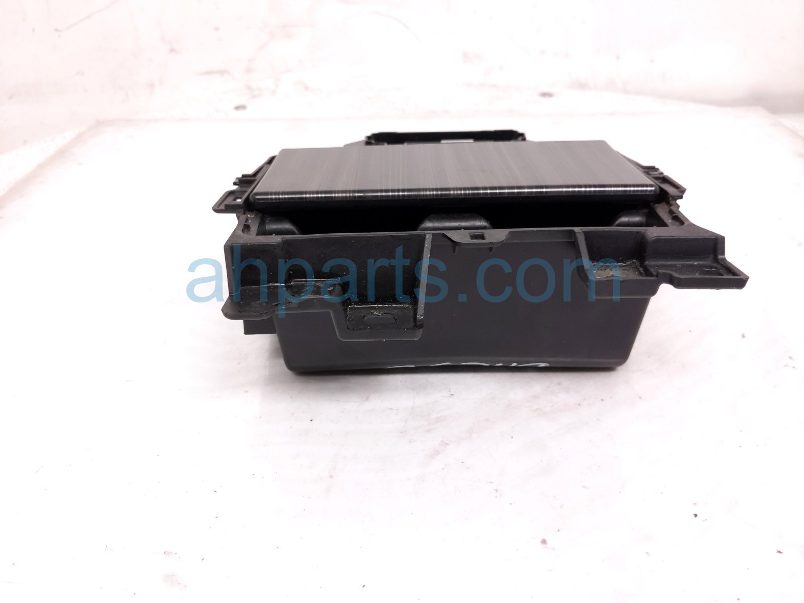 2022 Toyota Sienna Center Console Cup Holder Assy Brn 55620 08060 B0 Replacement 2022 Toyota Sienna Center Console Cup Holder Assy Brn 55620 08060 B0 Replacement thumbnail