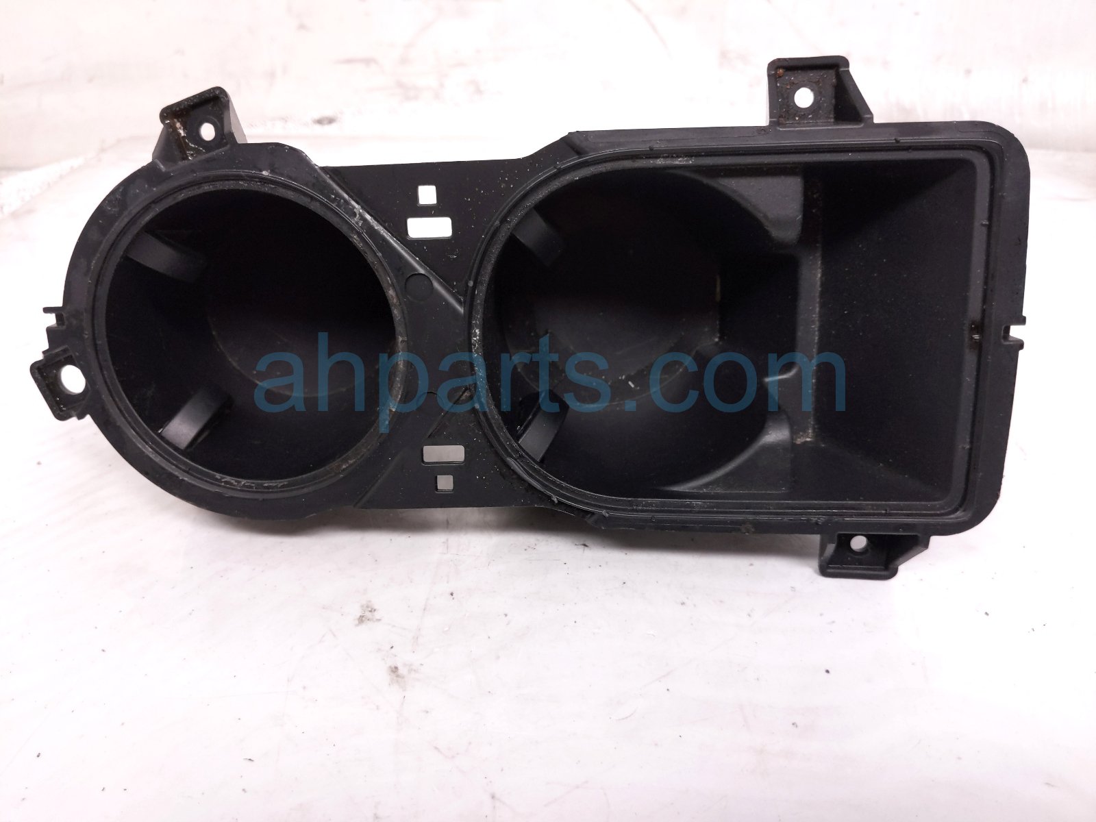 Toyota CENTER CONSOLE CUP HOLDER ASSY - BRN