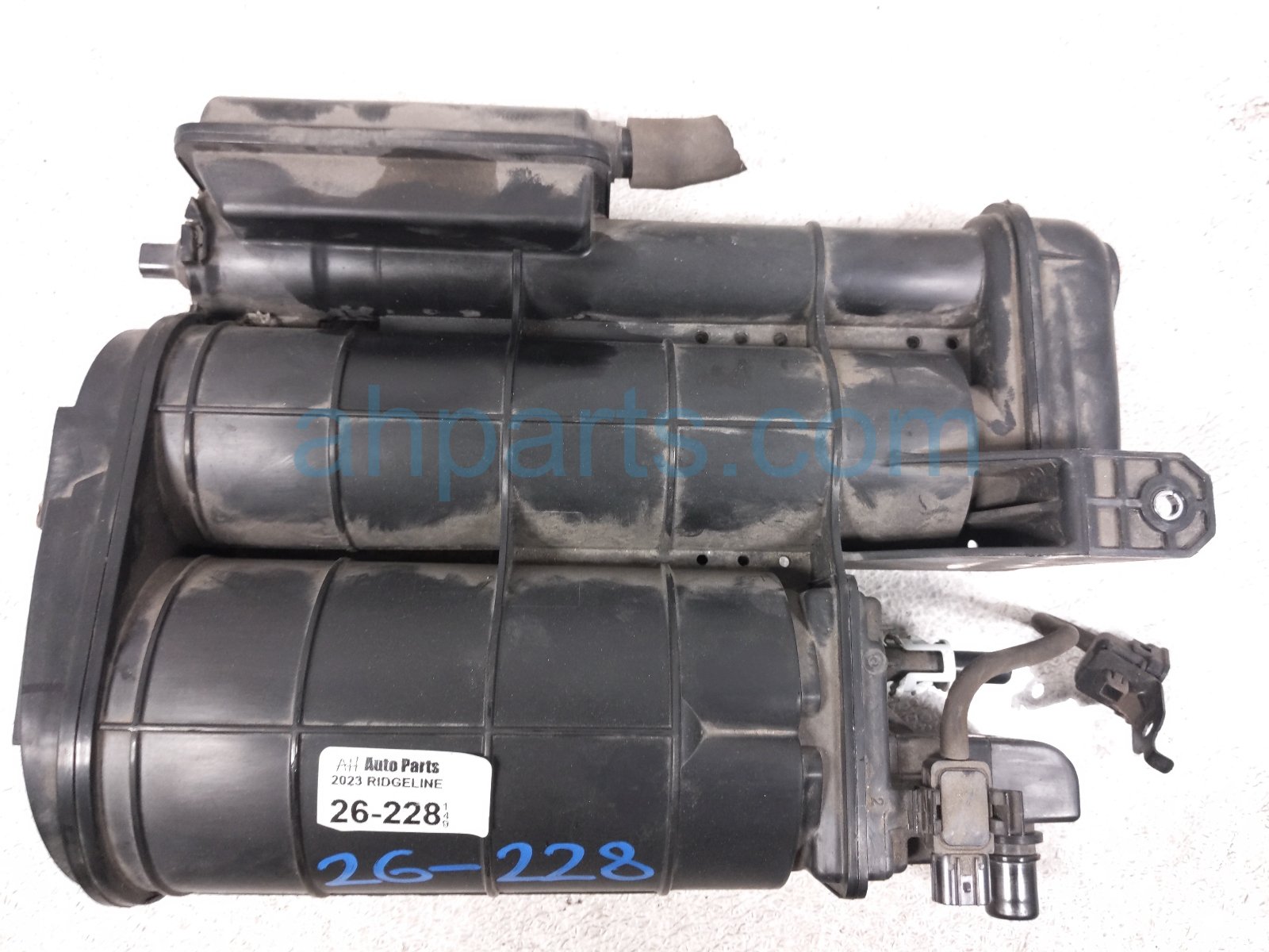 2023 Honda Ridgeline Fuel Vapor Charcoal Canister 3.5l 17011 TG7 A11 Replacement 2023 Honda Ridgeline Fuel Vapor Charcoal Canister 3.5l 17011 TG7 A11 Replacement thumbnail