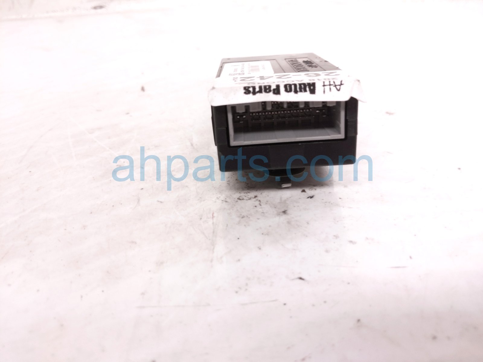2018 Honda Accord Hcs Control Module Unit Rear Driver 82289 TVA8 L210 Replacement 2018 Honda Accord Hcs Control Module Unit Rear Driver 82289 TVA8 L210 Replacement thumbnail