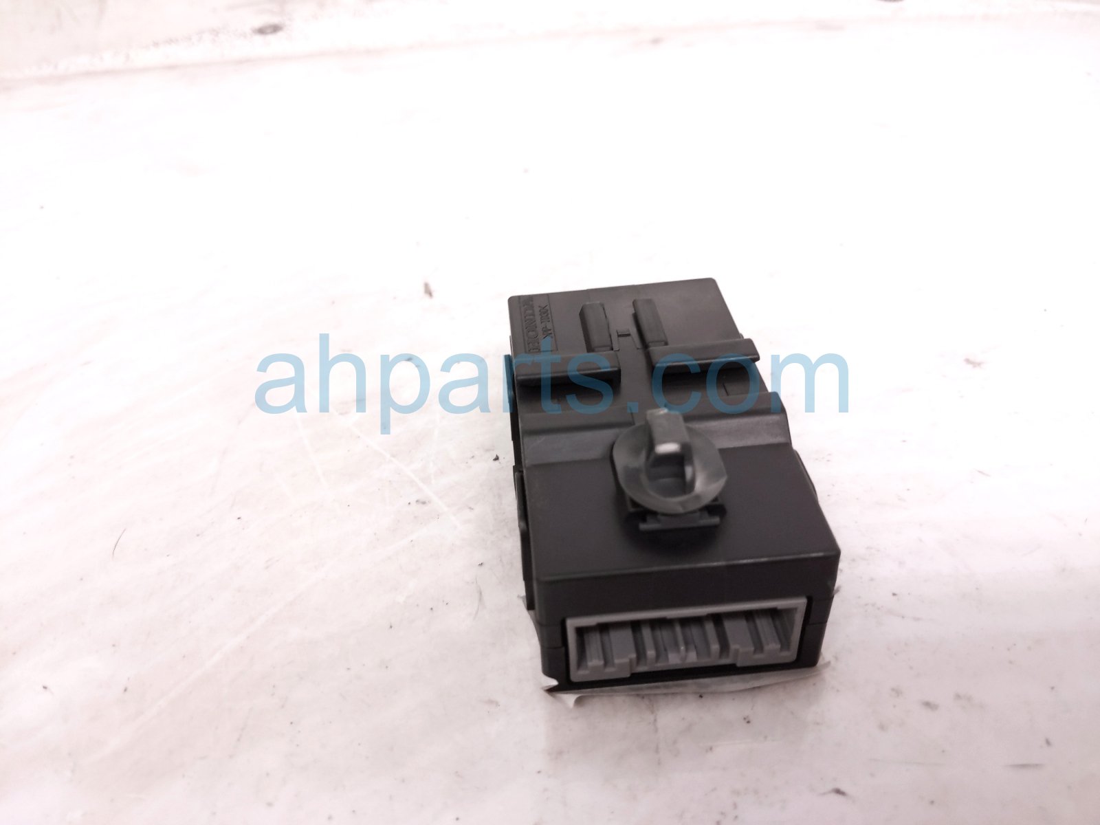 2018 Honda Accord Hcs Control Module Unit Rear Driver 82289 TVA8 L210 Replacement 2018 Honda Accord Hcs Control Module Unit Rear Driver 82289 TVA8 L210 Replacement thumbnail