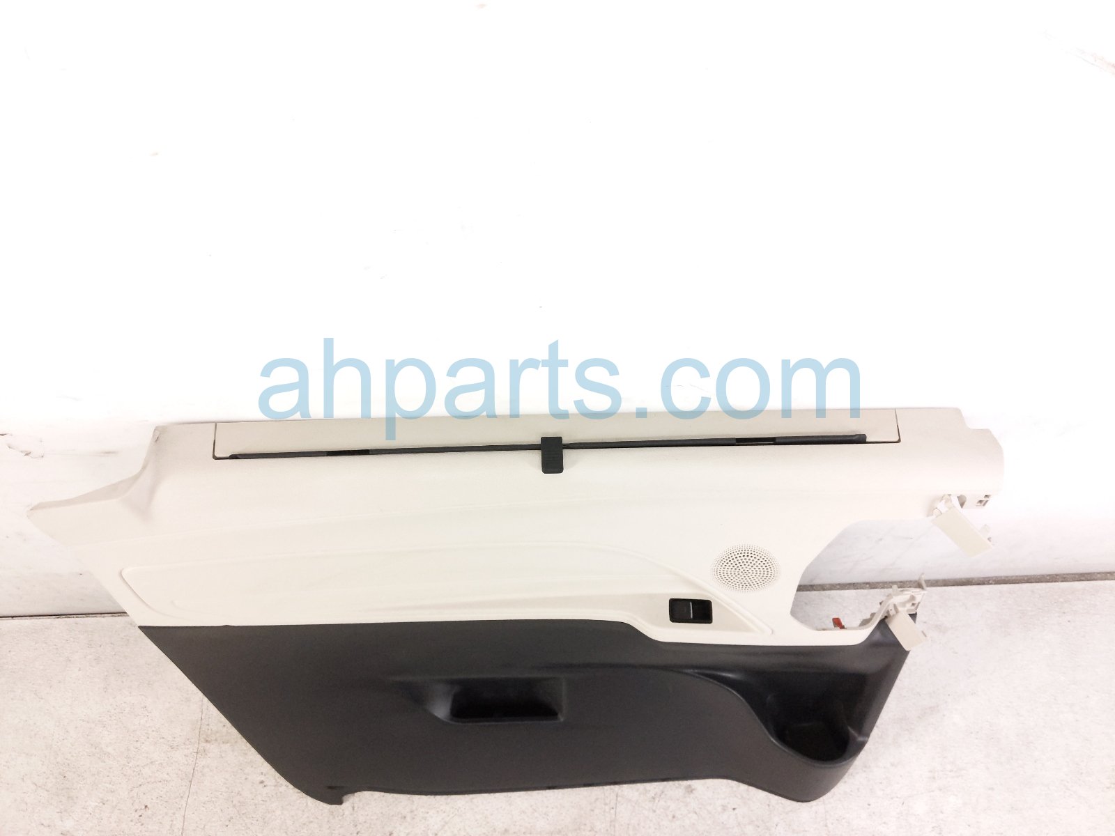 2022 Toyota Sienna Trim / Liner Rear Driver Interior Door Panel Brown 67690 08331 A0 Replacement 2022 Toyota Sienna Trim / Liner Rear Driver Interior Door Panel Brown 67690 08331 A0 Replacement thumbnail