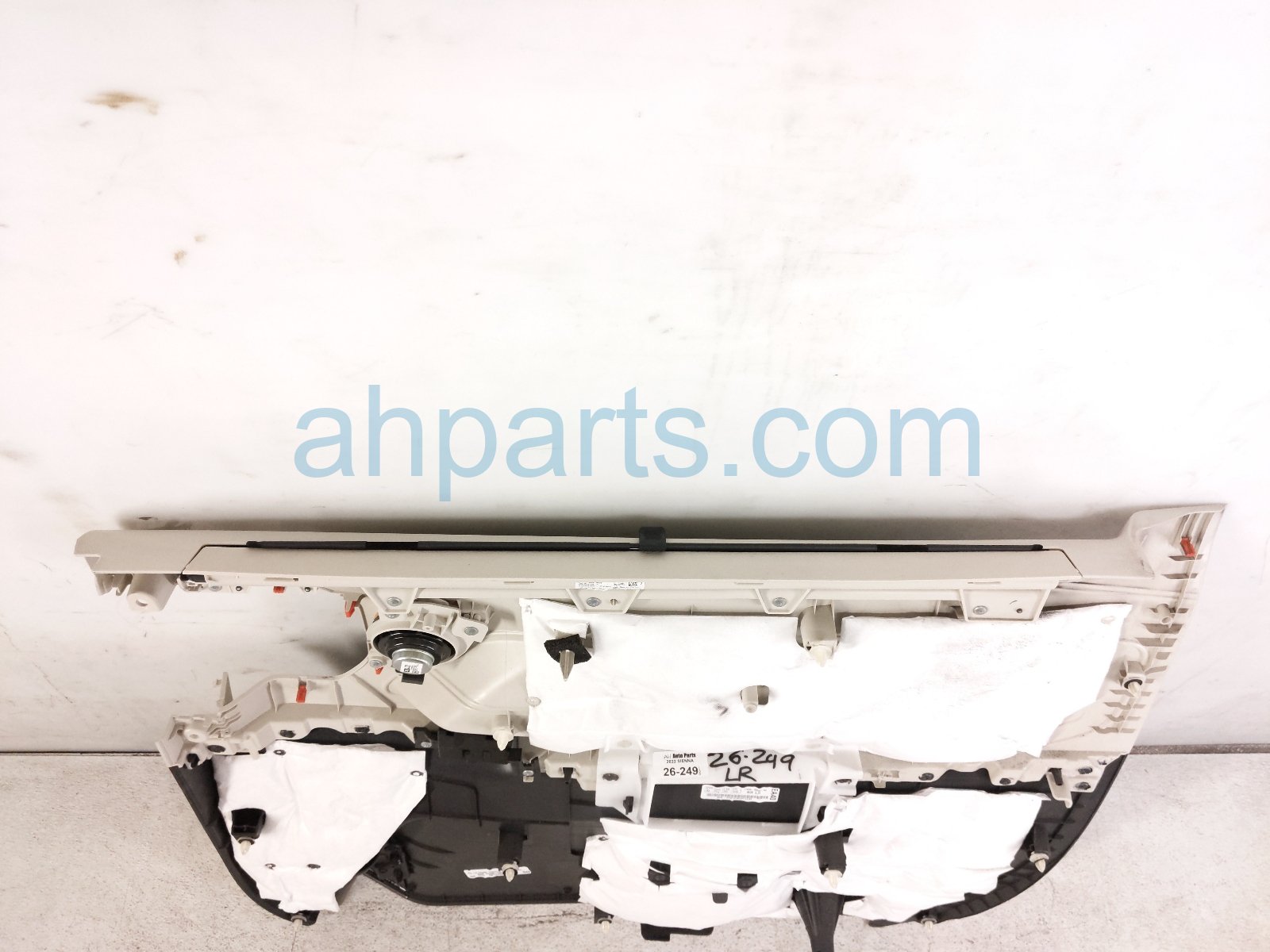 2022 Toyota Sienna Trim / Liner Rear Driver Interior Door Panel Brown 67690 08331 A0 Replacement 2022 Toyota Sienna Trim / Liner Rear Driver Interior Door Panel Brown 67690 08331 A0 Replacement thumbnail