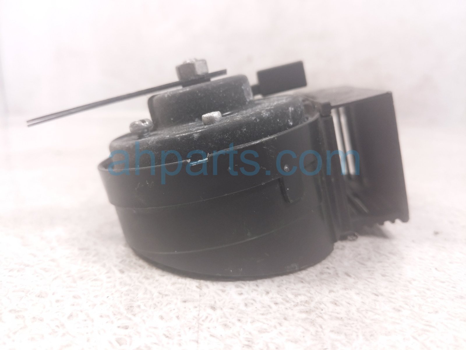 2024 Toyota Tacoma High Pitch Note Horn 86510 0E040 Replacement 2024 Toyota Tacoma High Pitch Note Horn 86510 0E040 Replacement thumbnail