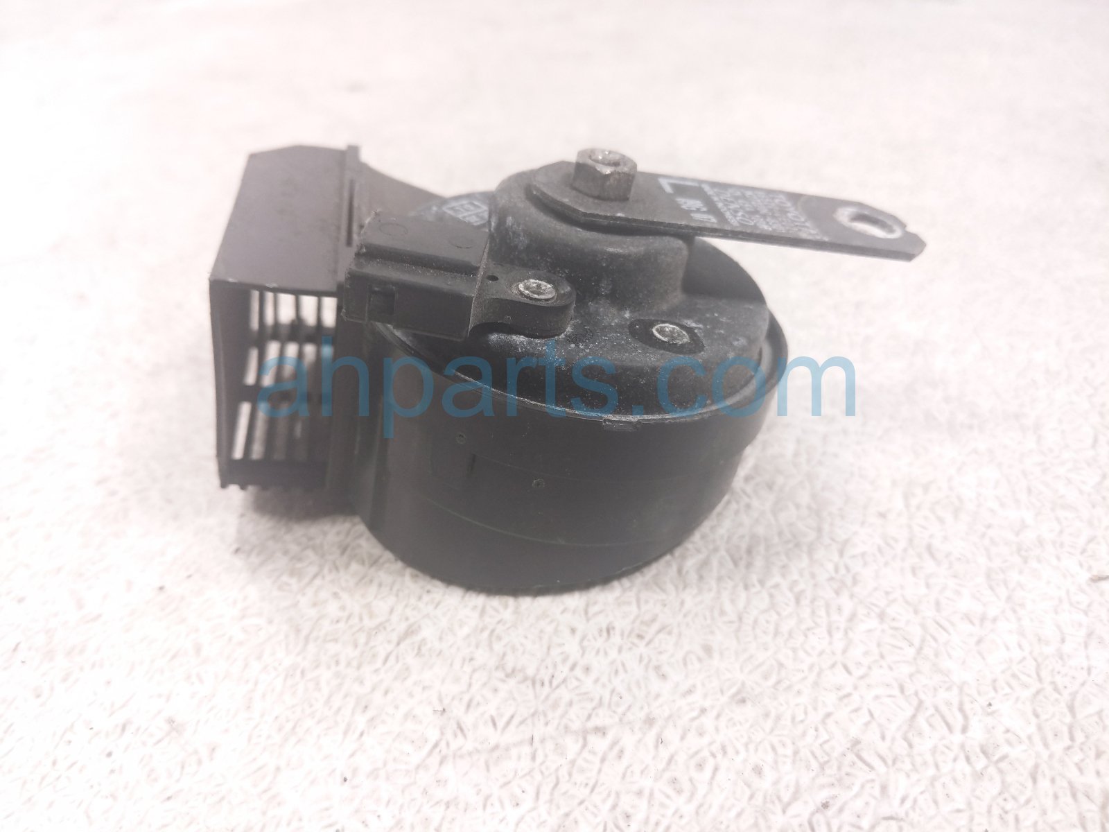 2024 Toyota Tacoma Low Pitch Note Horn 86520 0E020 Replacement 2024 Toyota Tacoma Low Pitch Note Horn 86520 0E020 Replacement thumbnail