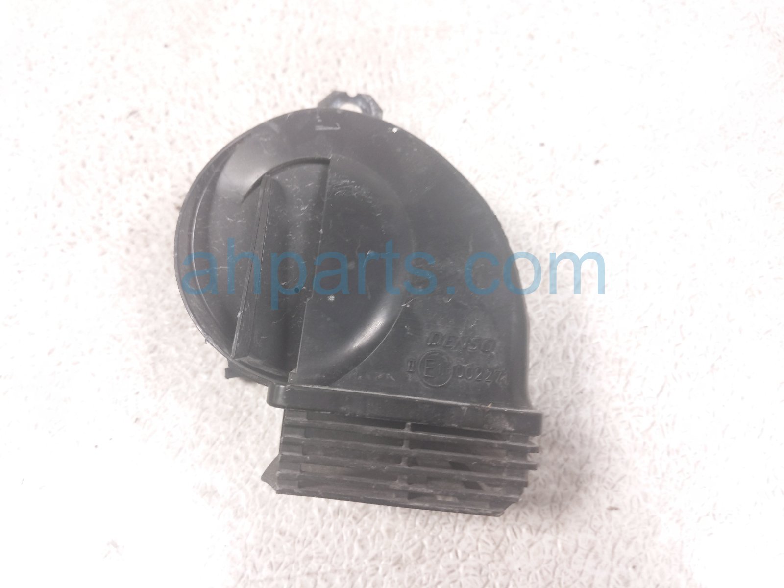 2024 Toyota Tacoma Low Pitch Note Horn 86520 0E020 Replacement 2024 Toyota Tacoma Low Pitch Note Horn 86520 0E020 Replacement thumbnail