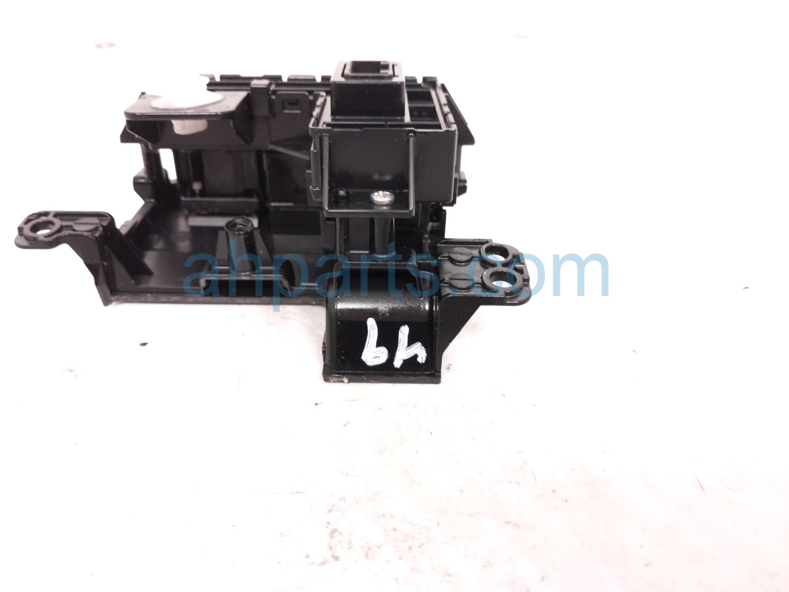 2022 Toyota Sienna Drive Mode + Park Brake Switch Assy 84390 08010 Replacement 2022 Toyota Sienna Drive Mode + Park Brake Switch Assy 84390 08010 Replacement thumbnail