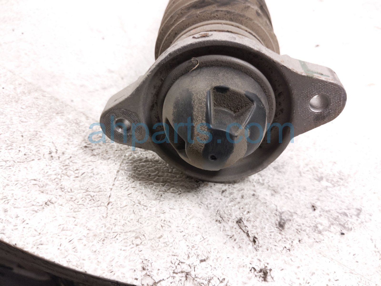 2023 Honda HR V Strut / Spring / Rear Passenger Shock Absorber 52611 3W0 A02 Replacement 2023 Honda HR V Strut / Spring / Rear Passenger Shock Absorber 52611 3W0 A02 Replacement thumbnail