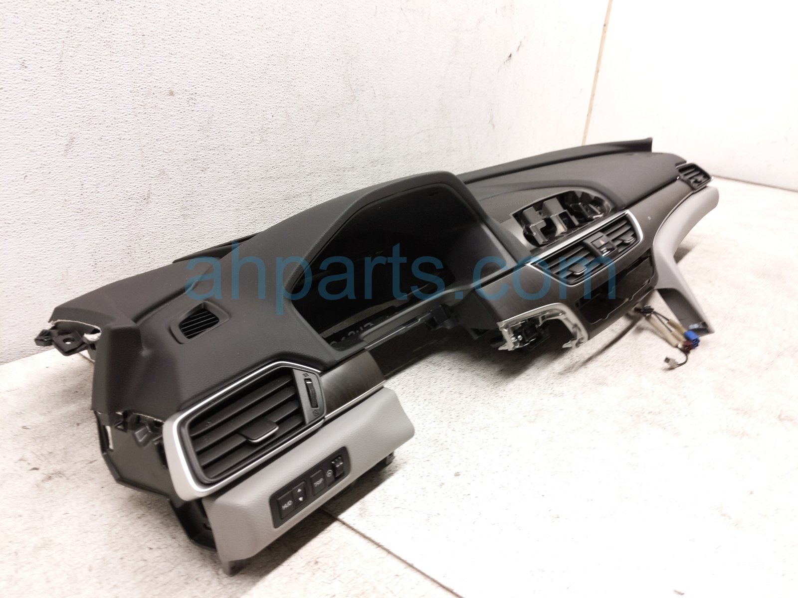 2018 Honda Accord Dashboard W/ Airbag Black 77100 TVA A10ZA Replacement 2018 Honda Accord Dashboard W/ Airbag Black 77100 TVA A10ZA Replacement thumbnail