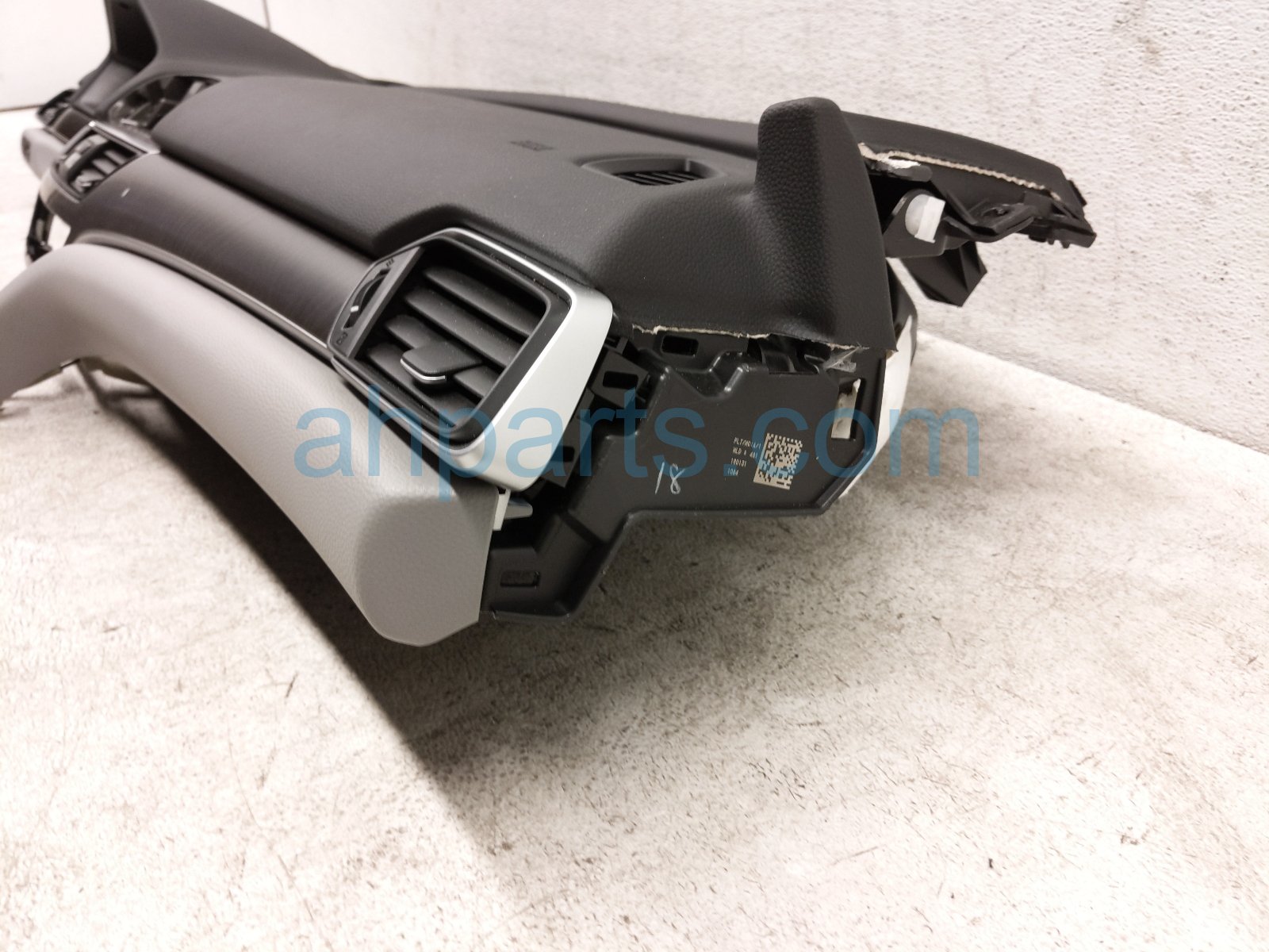 2018 Honda Accord Dashboard W/ Airbag Black 77100 TVA A10ZA Replacement 2018 Honda Accord Dashboard W/ Airbag Black 77100 TVA A10ZA Replacement thumbnail