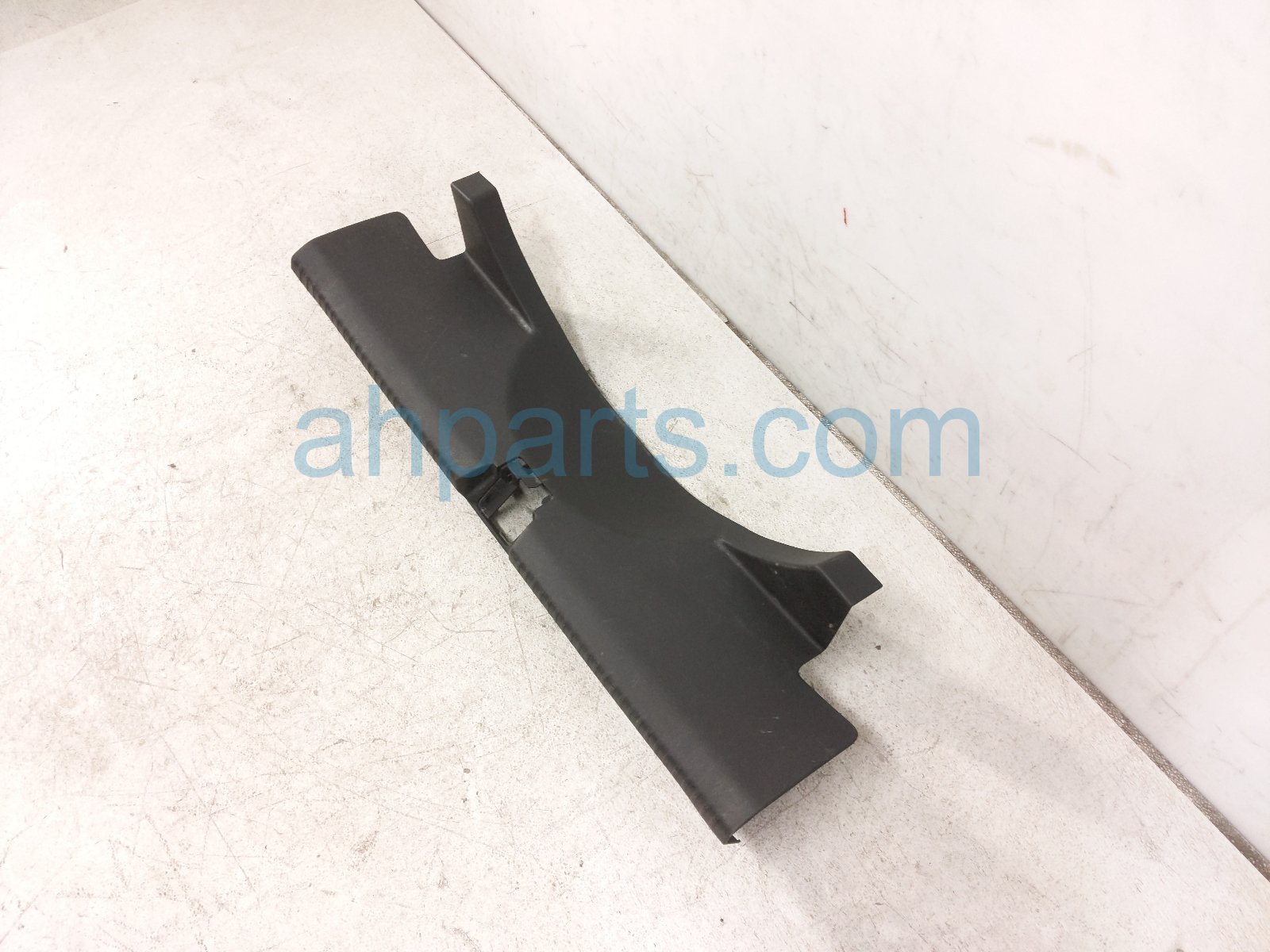 2022 Acura TLX Rear Cargo Scuff Sill Trim Blk 84640 TGV A01ZA Replacement 2022 Acura TLX Rear Cargo Scuff Sill Trim Blk 84640 TGV A01ZA Replacement thumbnail