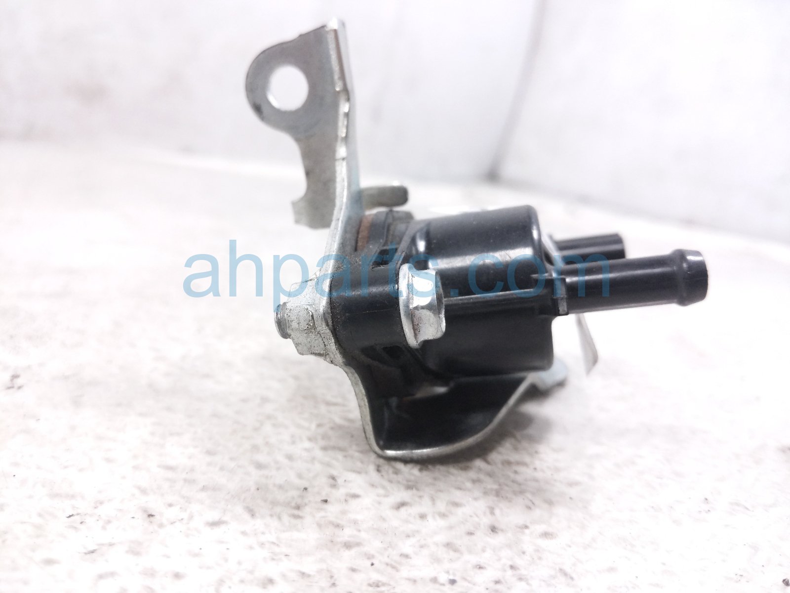 2025 Subaru Outback Legacy Vapor Canister Purge Valve 2.5l 16131AA080 Replacement 2025 Subaru Outback Legacy Vapor Canister Purge Valve 2.5l 16131AA080 Replacement thumbnail