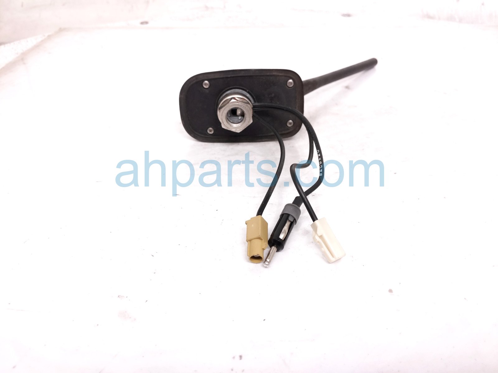 2015 Mitsubishi Lancermit Roof Antenna Assy Blue 8637A135 Replacement 2015 Mitsubishi Lancermit Roof Antenna Assy Blue 8637A135 Replacement thumbnail