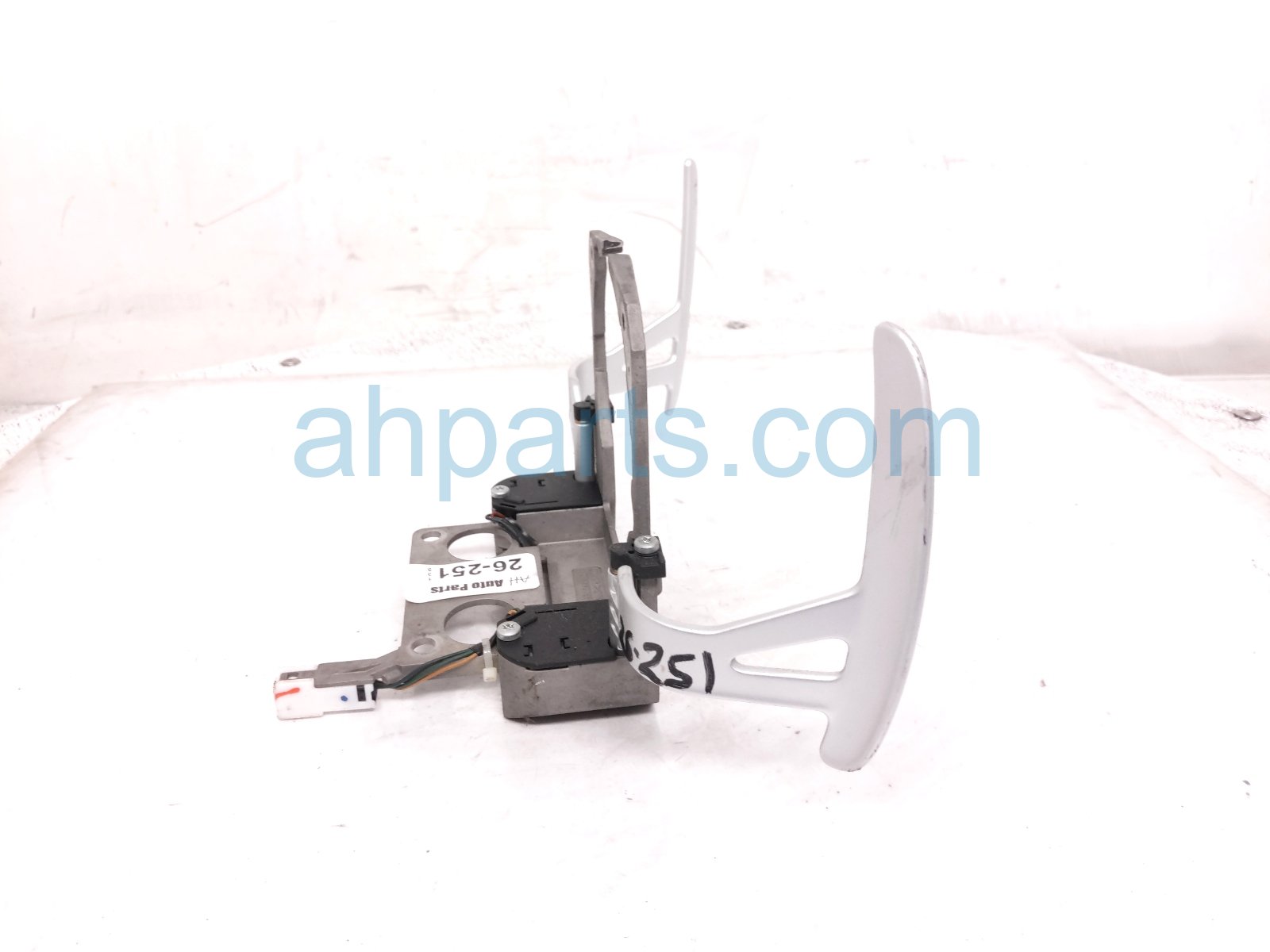 2015 Mitsubishi Lancermit Paddle Shifter Assy 2.0l Awd 2401A004 Replacement 2015 Mitsubishi Lancermit Paddle Shifter Assy 2.0l Awd 2401A004 Replacement thumbnail