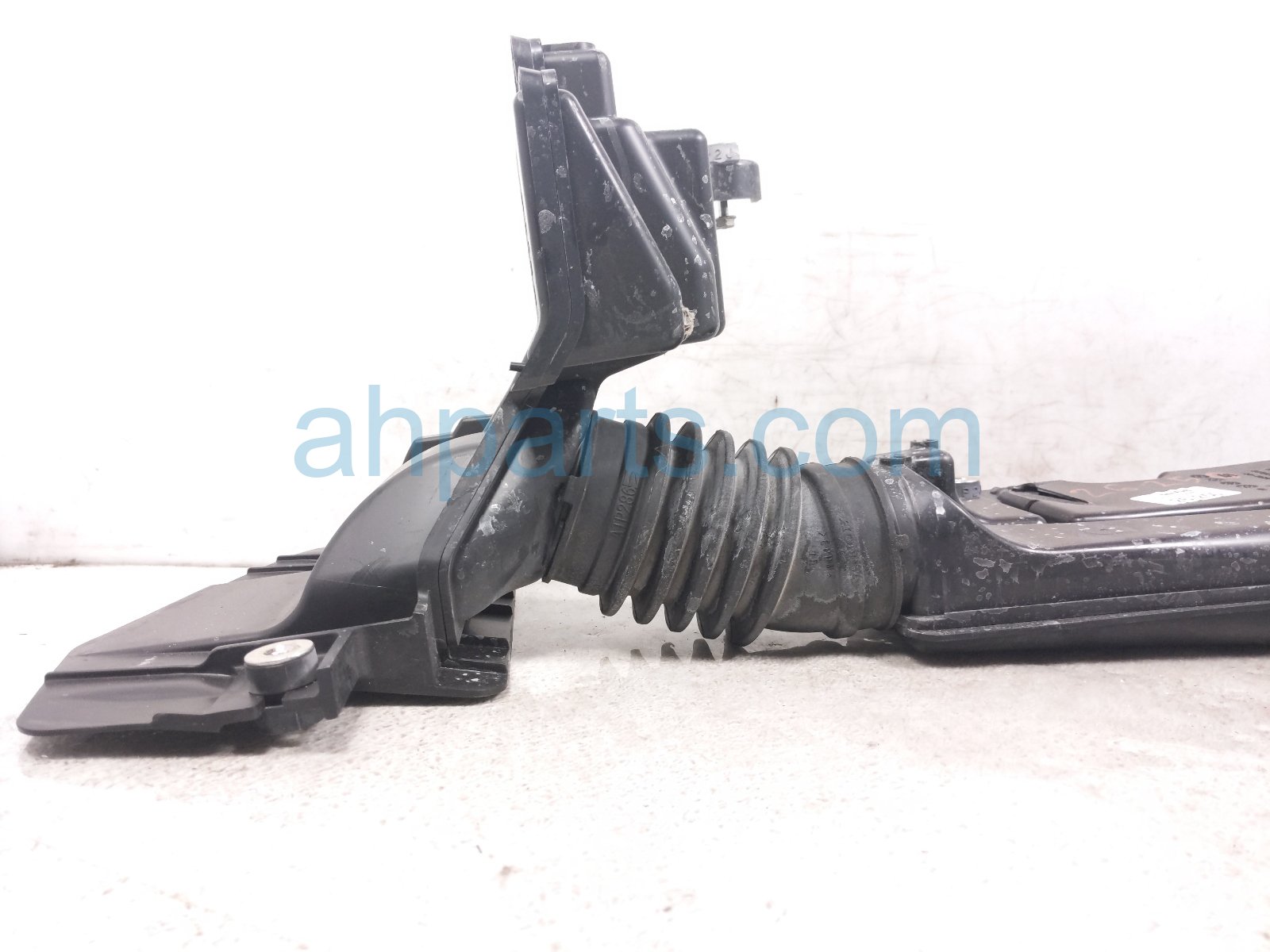 2025 Honda Accord Air Intake Resonator & Tube Hyb 17230 6MA J01 Replacement 2025 Honda Accord Air Intake Resonator & Tube Hyb 17230 6MA J01 Replacement thumbnail