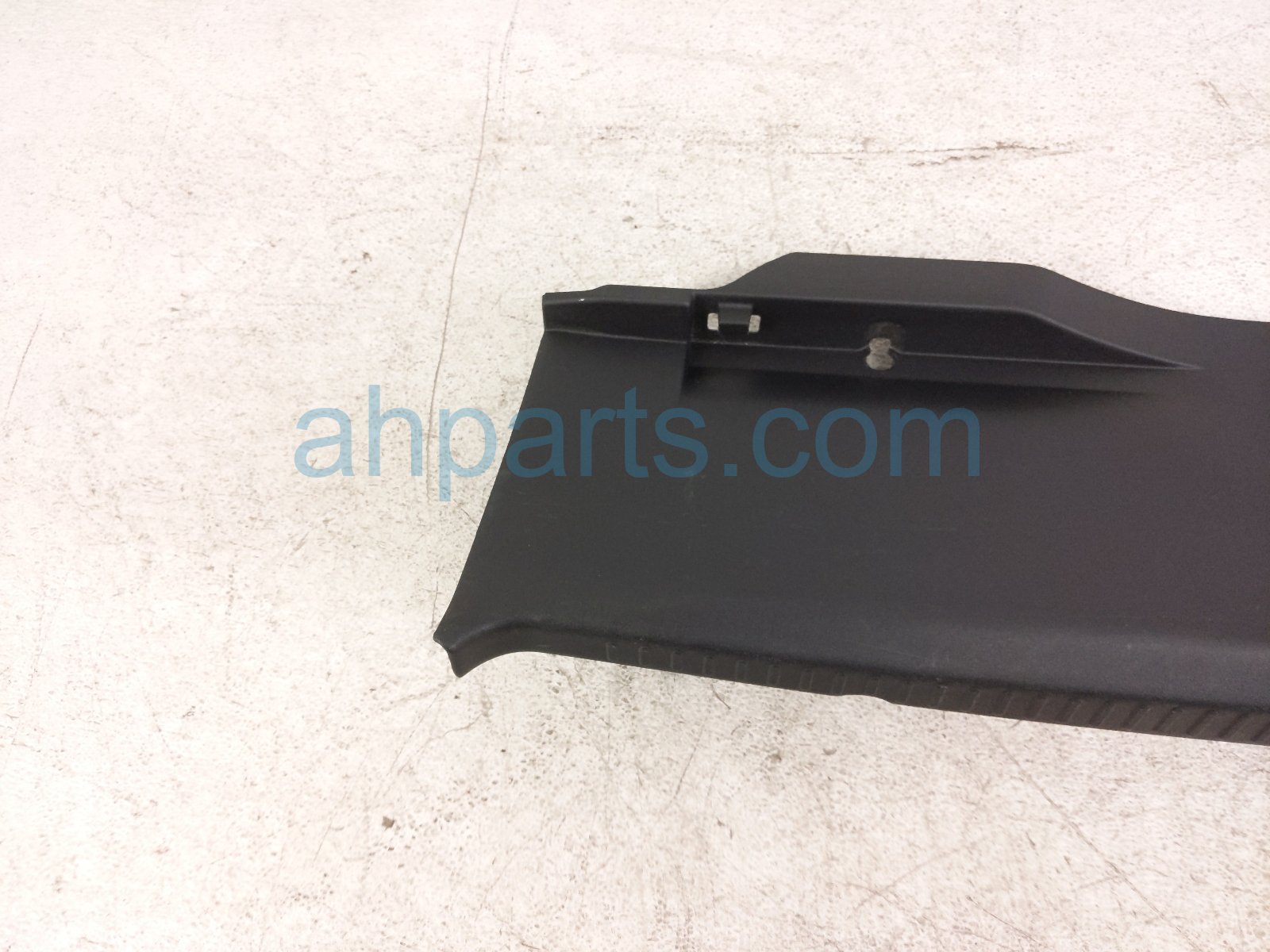 2015 Mitsubishi Lancermit Rear Trunk Sill Scuff Plate Blk 7240A032 Replacement 2015 Mitsubishi Lancermit Rear Trunk Sill Scuff Plate Blk 7240A032 Replacement thumbnail