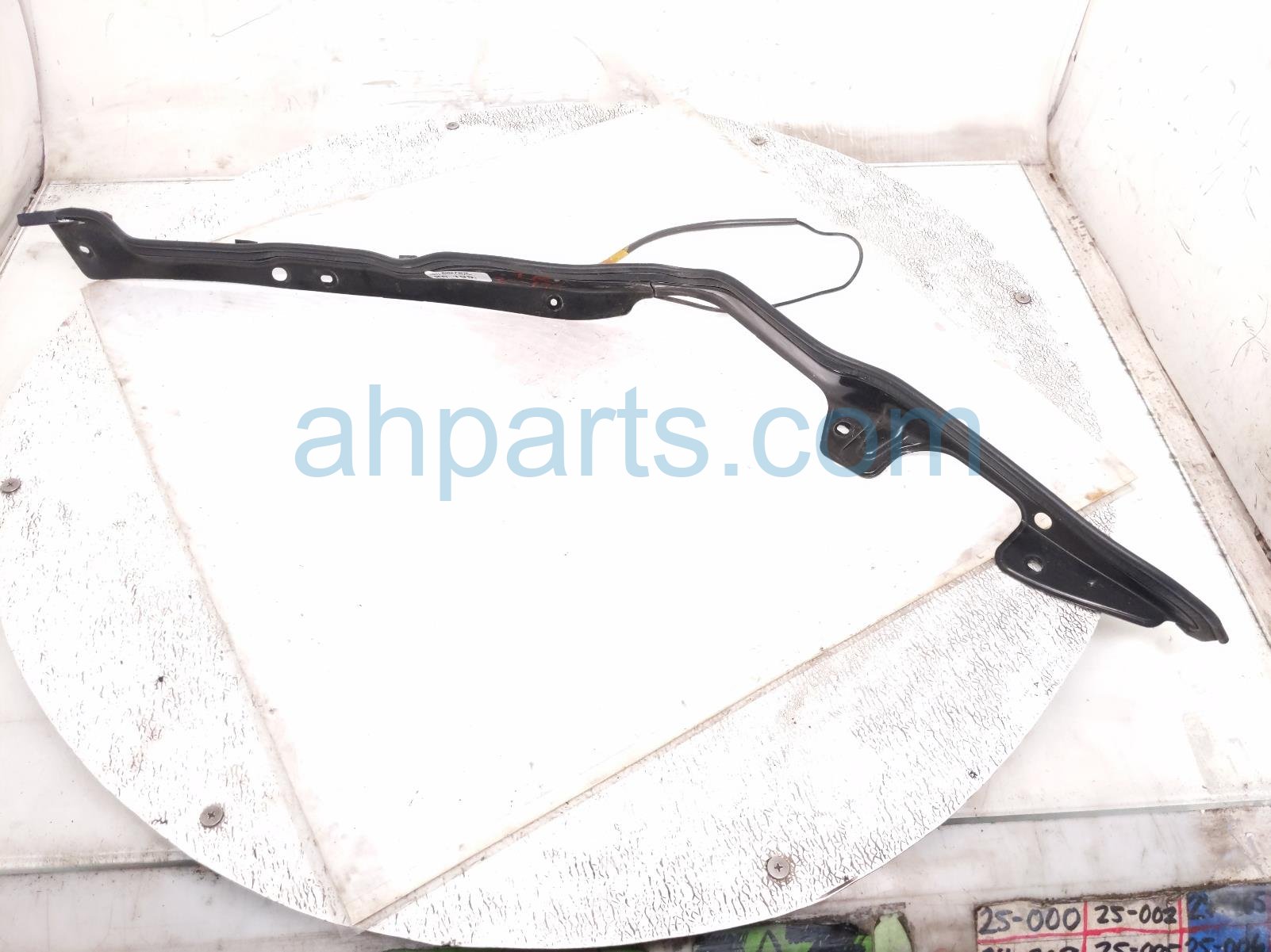 2021 Toyota Highlander Driver Tailgate Pinch Sensor 84280 0E061 Replacement 2021 Toyota Highlander Driver Tailgate Pinch Sensor 84280 0E061 Replacement thumbnail