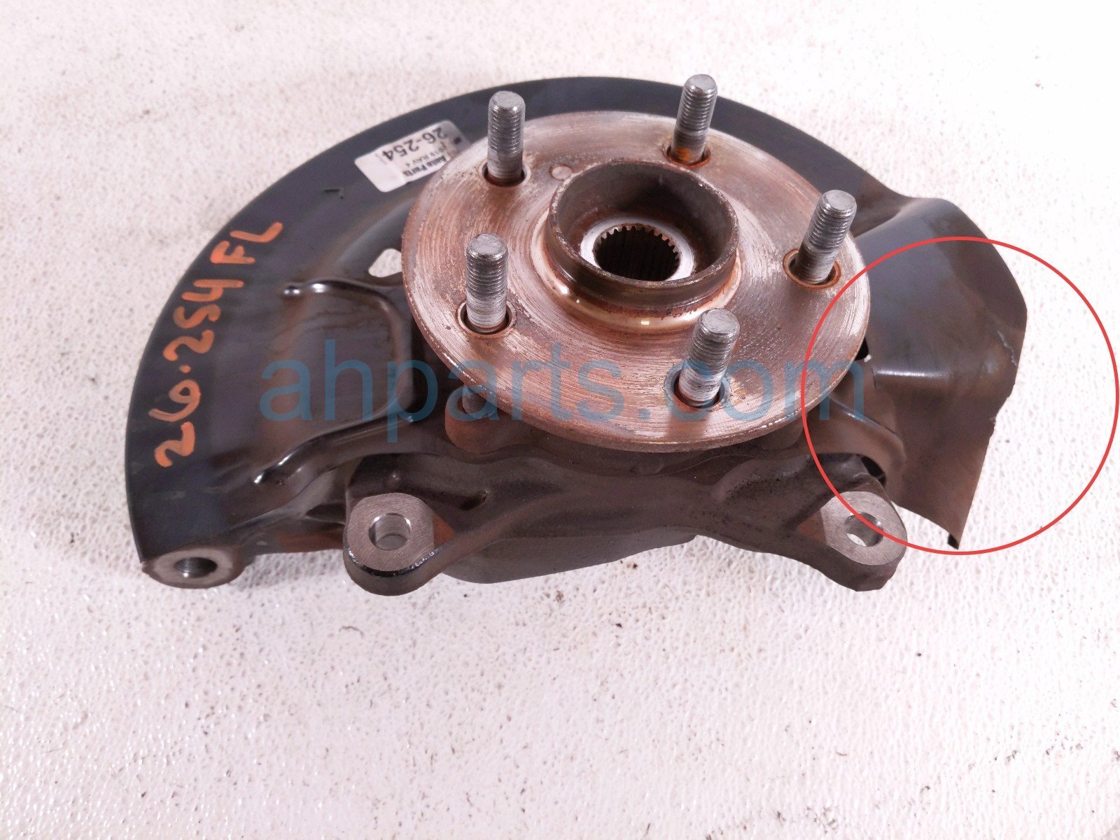 $225 Toyota FR/LH SPINDLE KNUCKLE HUB - FWD