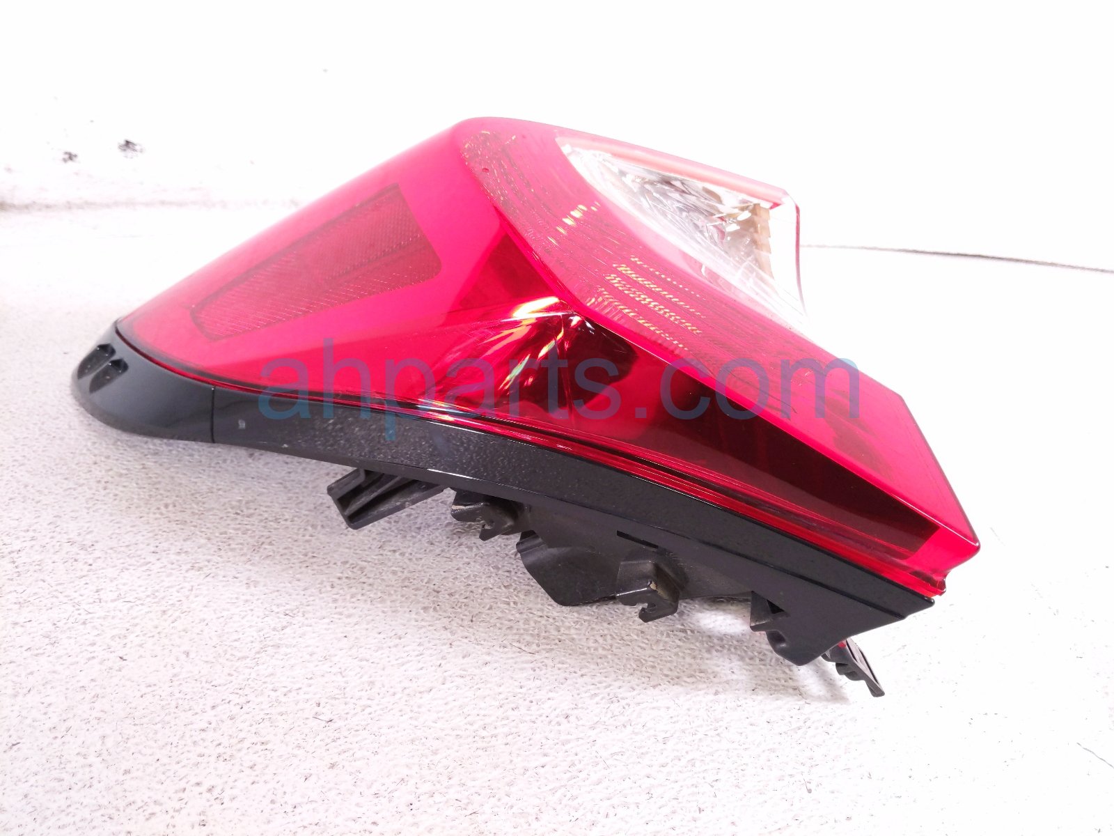 2021 Toyota C HR Light / Rear Driver Tail Lamp (on Body) 81561 10401 Replacement 2021 Toyota C HR Light / Rear Driver Tail Lamp (on Body) 81561 10401 Replacement thumbnail