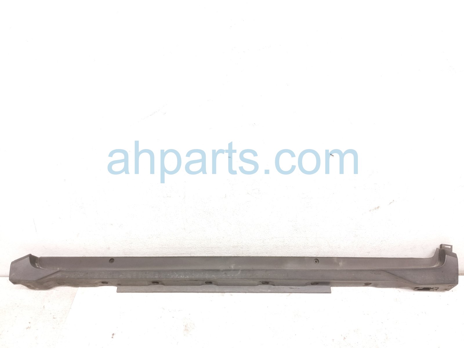 Toyota LH SIDE SKIRT / MOLDING - BLACK