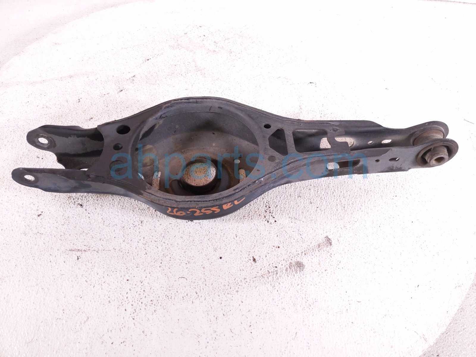 Toyota RR/LH SPRING SEAT LOWER CONTROL ARM Toyota RR/LH SPRING SEAT LOWER CONTROL ARM