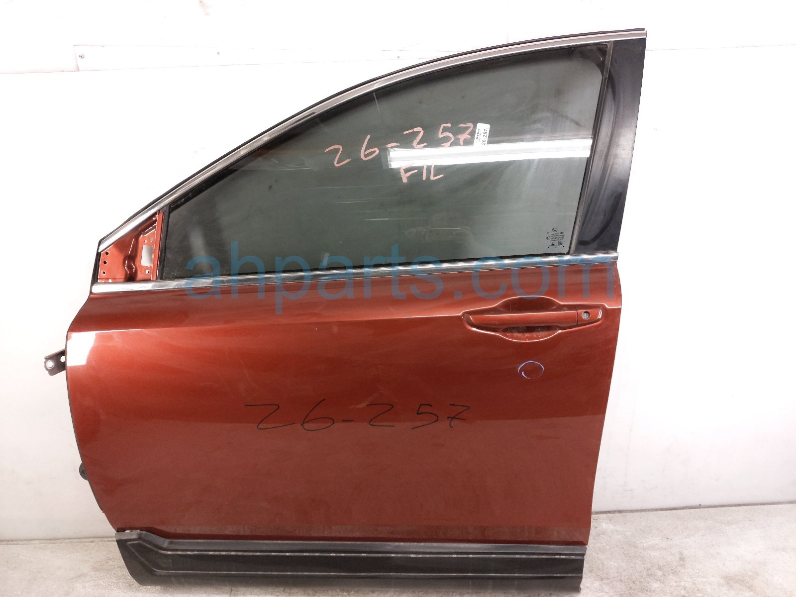 Honda FR/LH DOOR - RED - NO MIRROR/TRIM Honda FR/LH DOOR - RED - NO MIRROR/TRIM