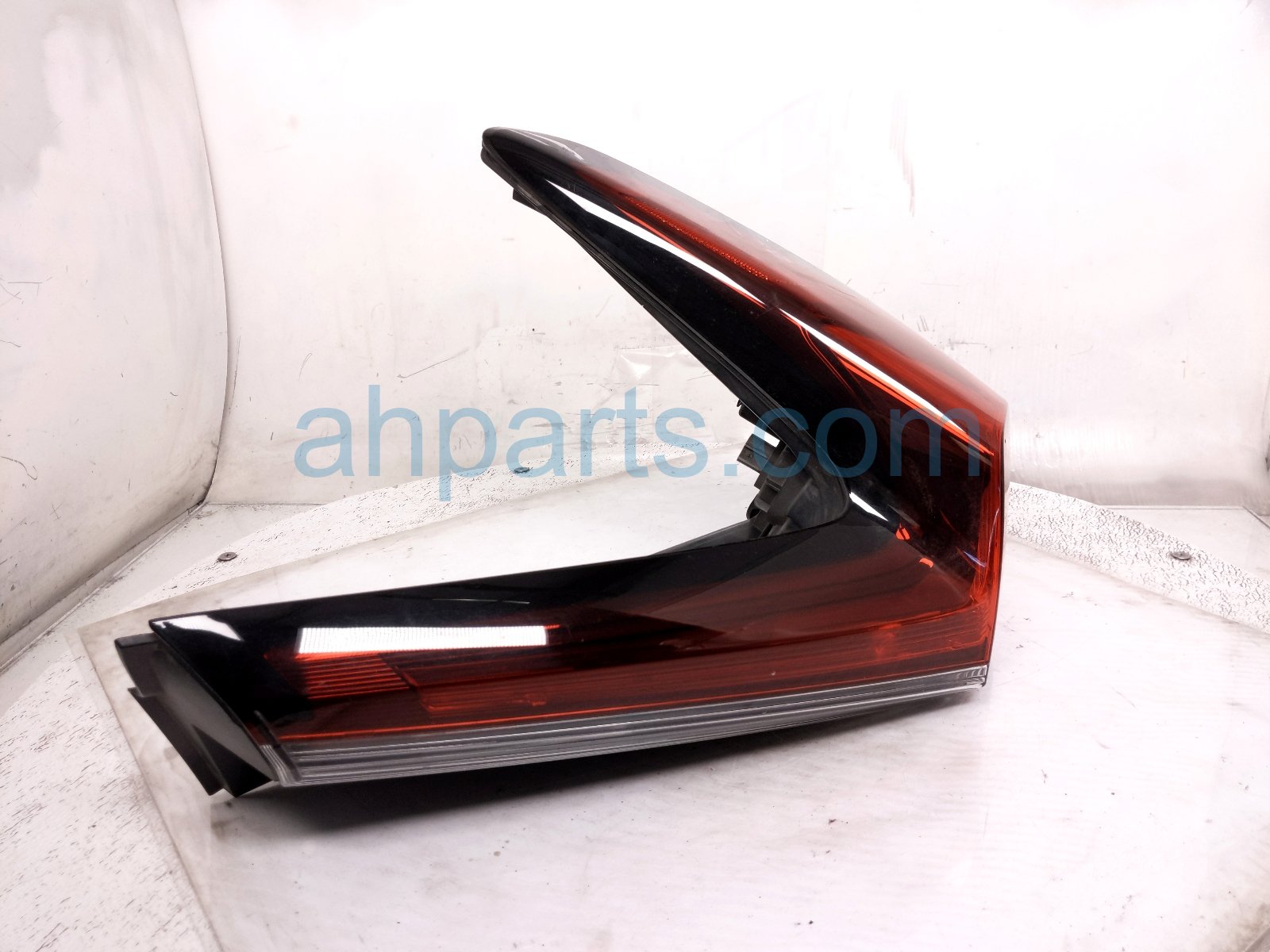 2021 Honda CR V Light / Rear Passenger Tail Lamp (on Body) 90650 TLA A01 Replacement 2021 Honda CR V Light / Rear Passenger Tail Lamp (on Body) 90650 TLA A01 Replacement thumbnail