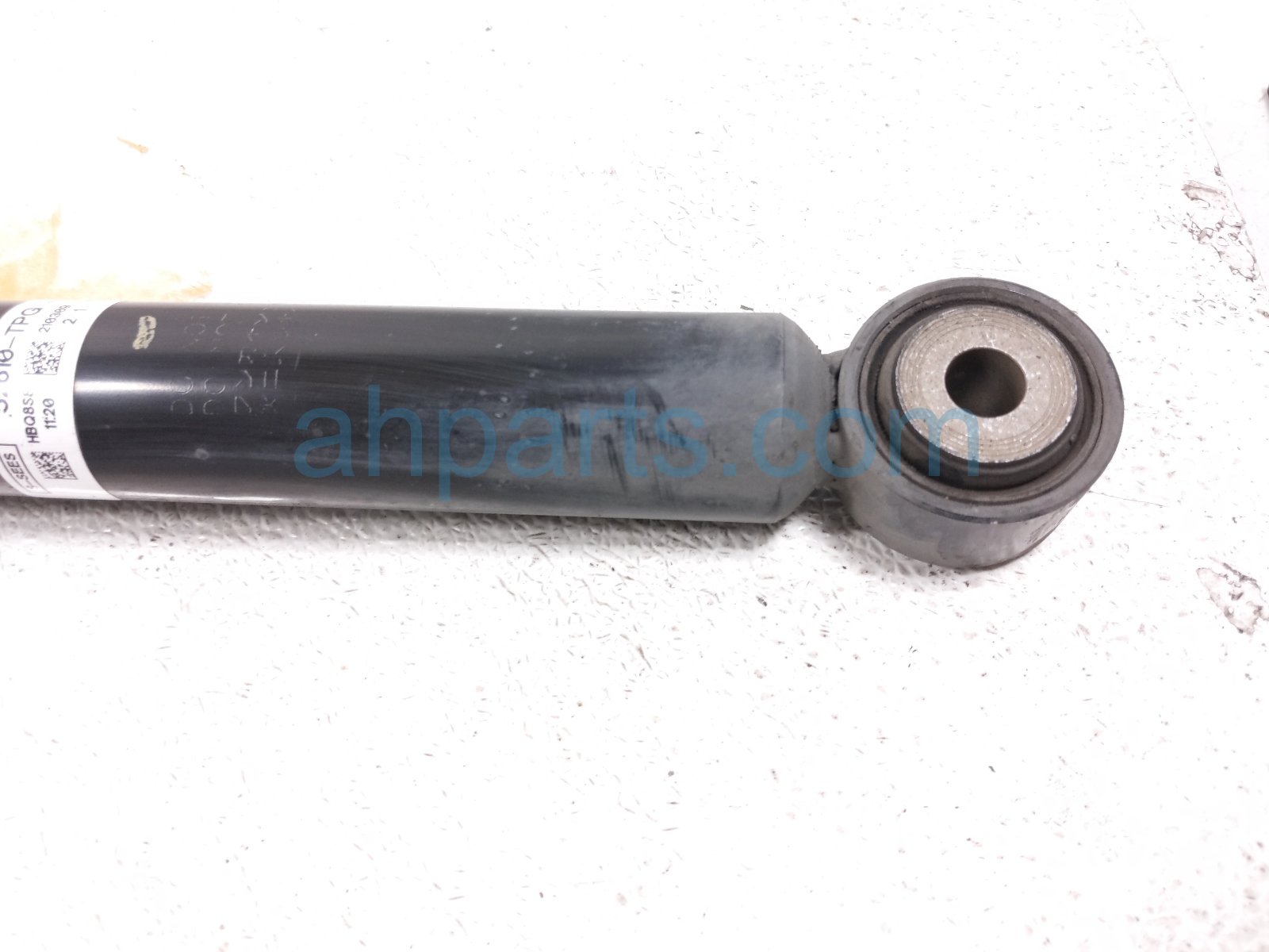 2021 Honda CR V Strut / Spring / Rear Passenger Shock Absorber 52611 TPG A52 Replacement 2021 Honda CR V Strut / Spring / Rear Passenger Shock Absorber 52611 TPG A52 Replacement thumbnail