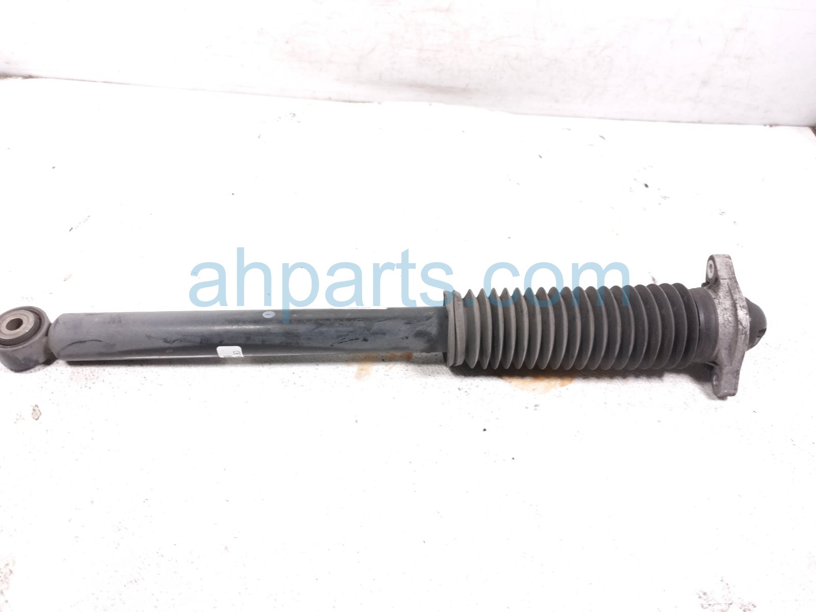 2021 Honda CR V Strut / Spring / Rear Passenger Shock Absorber 52611 TPG A52 Replacement 2021 Honda CR V Strut / Spring / Rear Passenger Shock Absorber 52611 TPG A52 Replacement thumbnail