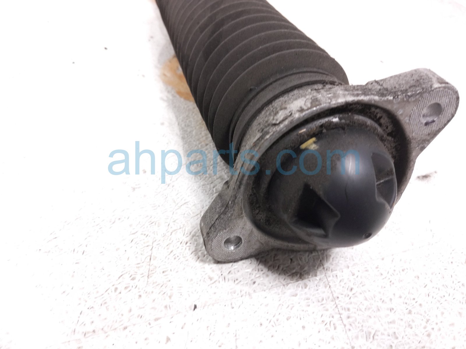 2021 Honda CR V Strut / Spring / Rear Passenger Shock Absorber 52611 TPG A52 Replacement 2021 Honda CR V Strut / Spring / Rear Passenger Shock Absorber 52611 TPG A52 Replacement thumbnail