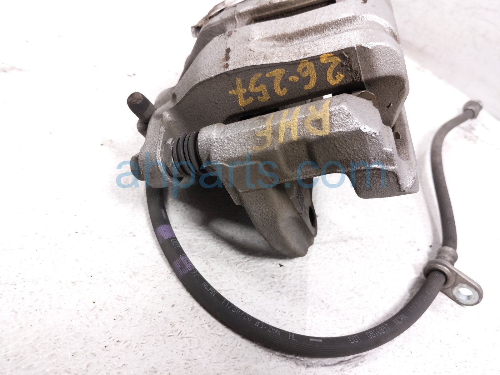 2021 Honda CR V Core Core Core Front Passenger Brake Caliper 45018 TLA A50 Replacement 2021 Honda CR V Core Core Core Front Passenger Brake Caliper 45018 TLA A50 Replacement thumbnail
