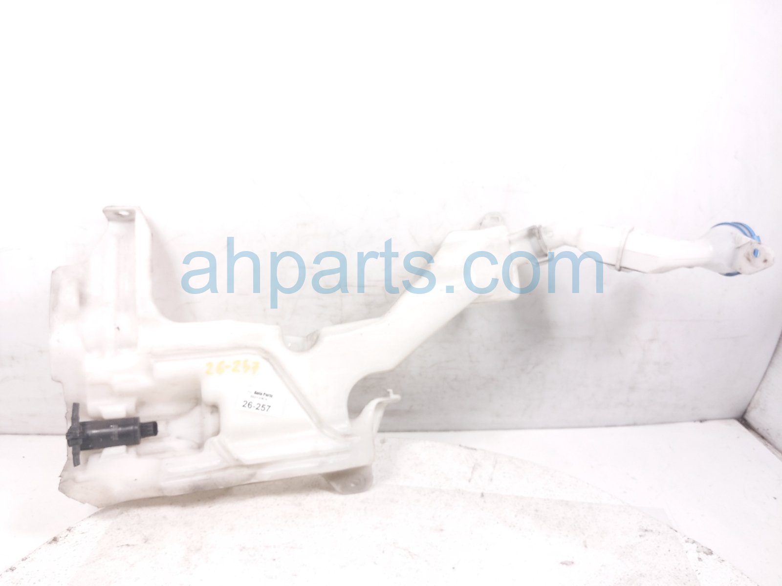 Honda WINDSHIELD WASHER RESERVOIR TANK Honda WINDSHIELD WASHER RESERVOIR TANK