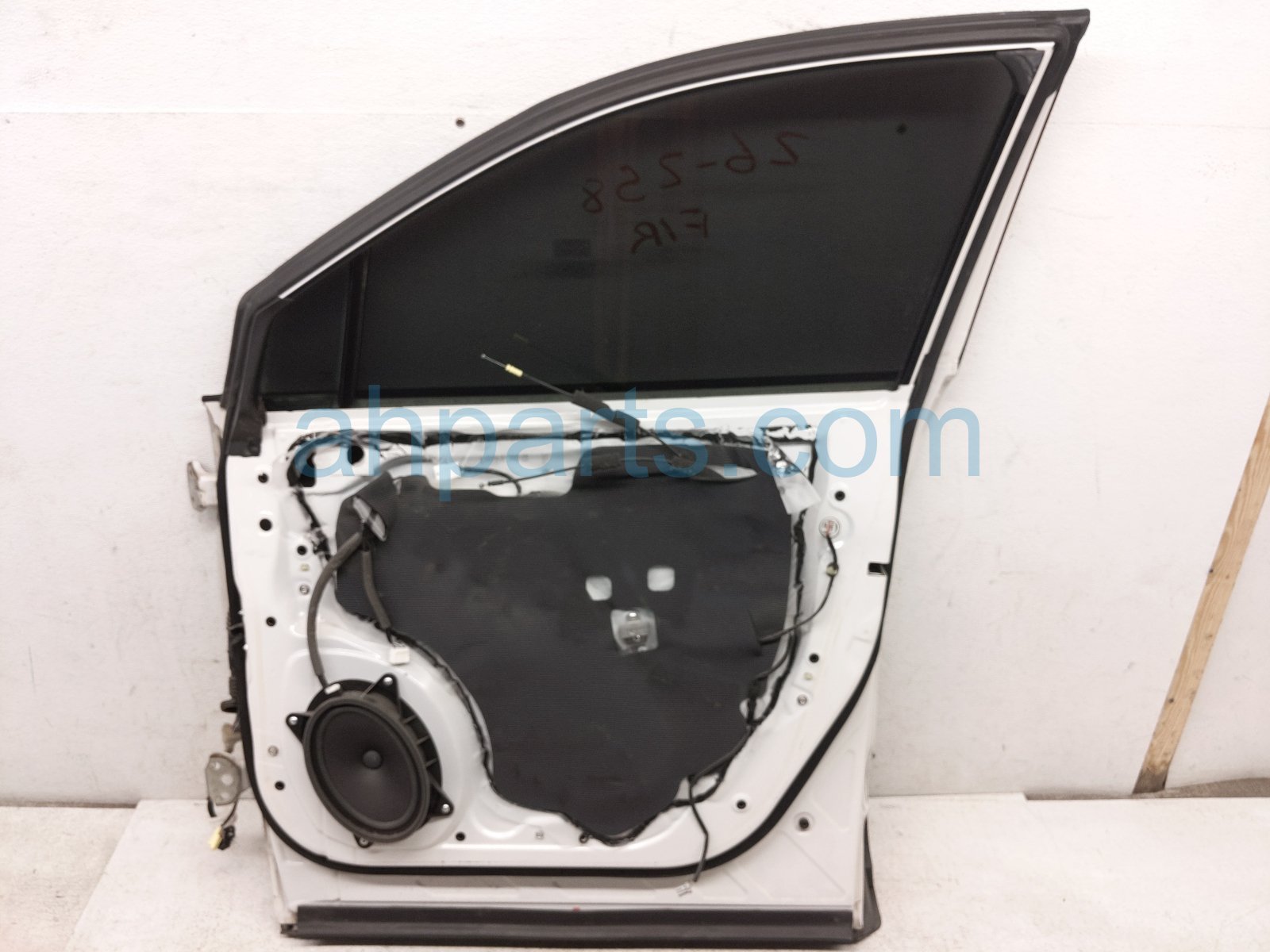 2022 Subaru Ascent Front Passenger Door White No Mirror/trim 60009XC00B9P Replacement 2022 Subaru Ascent Front Passenger Door White No Mirror/trim 60009XC00B9P Replacement thumbnail