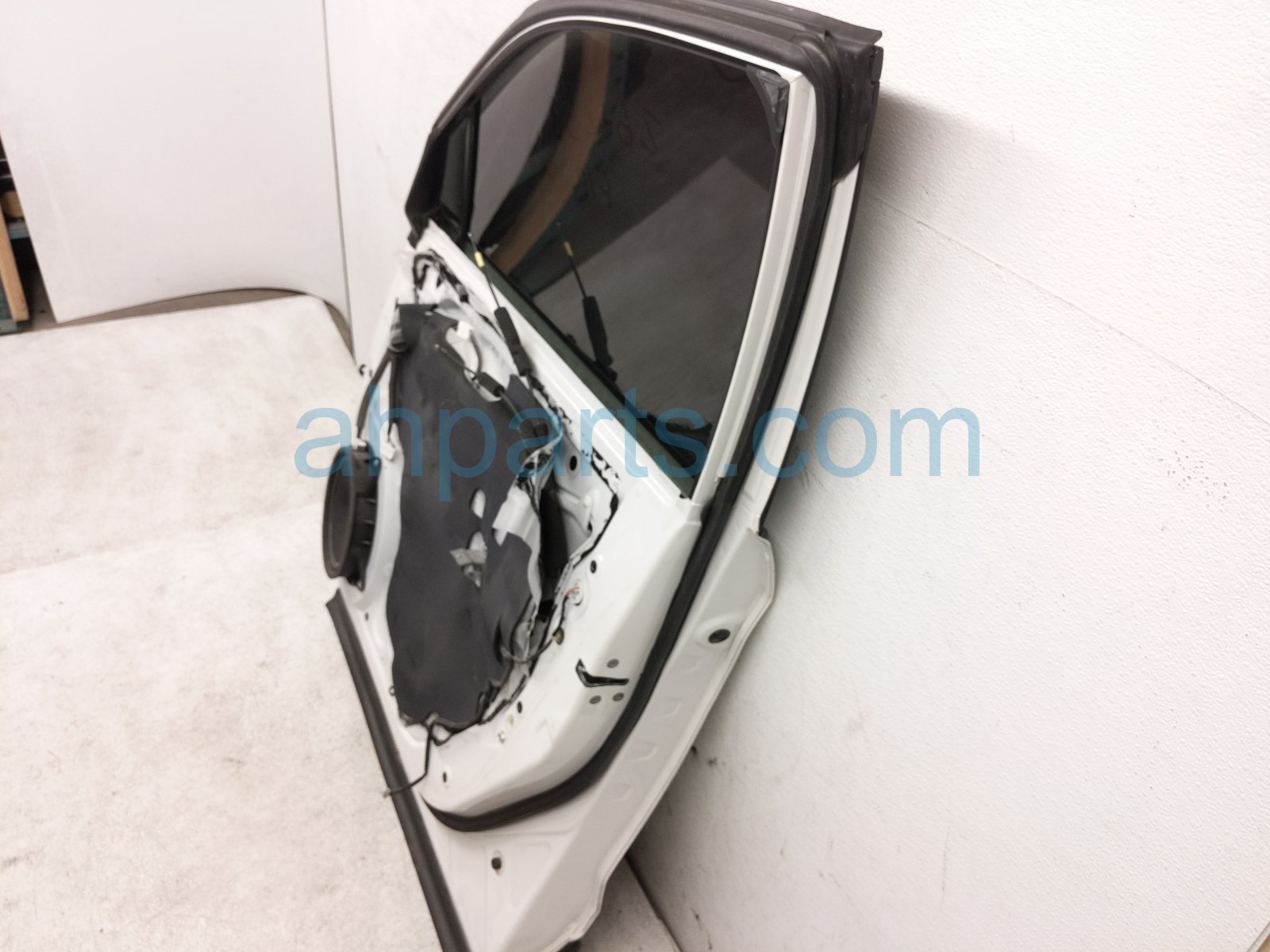 2022 Subaru Ascent Front Passenger Door White No Mirror/trim 60009XC00B9P Replacement 2022 Subaru Ascent Front Passenger Door White No Mirror/trim 60009XC00B9P Replacement thumbnail