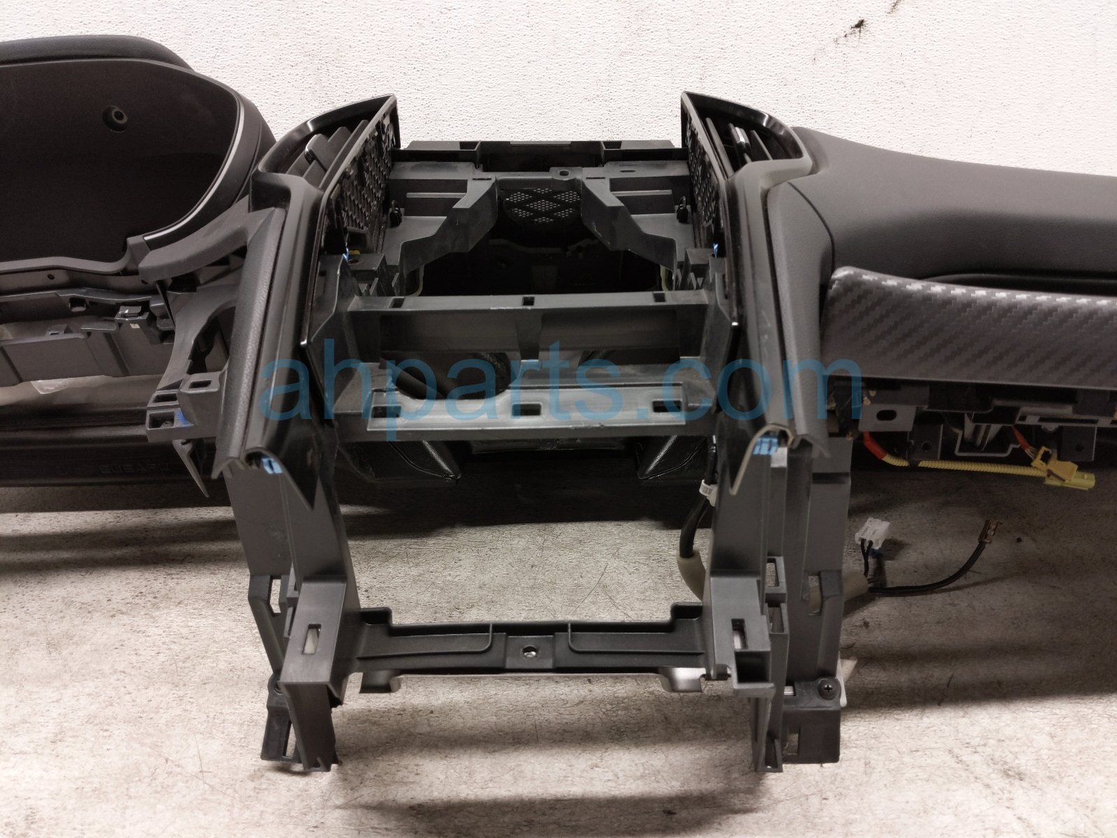 2022 Subaru Ascent Dashboard W/ Airbag 66040XC00A Replacement 2022 Subaru Ascent Dashboard W/ Airbag 66040XC00A Replacement thumbnail