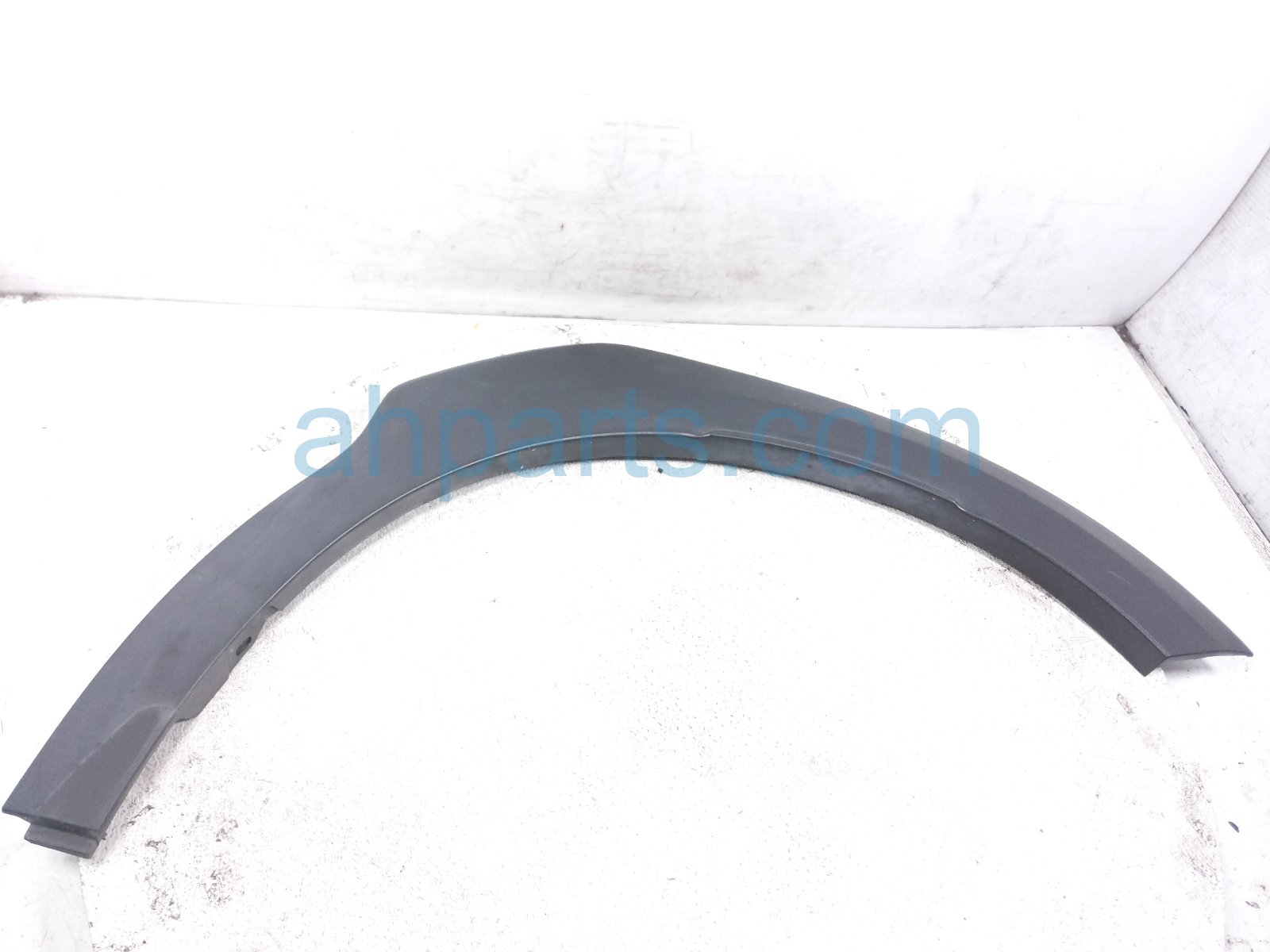 Subaru FR/RH WHEEL OPENING MOLDING - BLACK