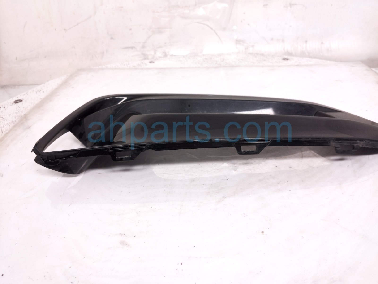 2019 Honda Accord Front Passenger Fog Light Bezel Grille 71102 TVA A10 Replacement 2019 Honda Accord Front Passenger Fog Light Bezel Grille 71102 TVA A10 Replacement thumbnail